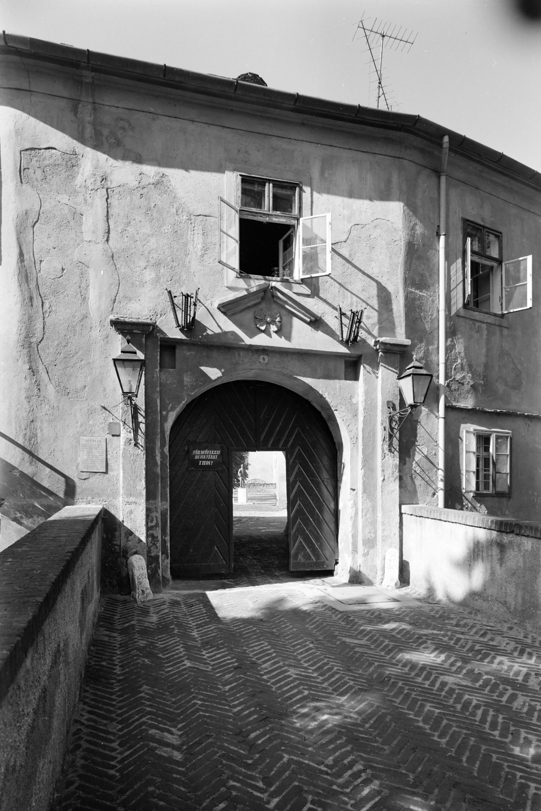 Magyarország, Kőszeg, a Jurisics vár Rajnis utca felőli bejárata., 1976, FŐFOTÓ, Fortepan #206954