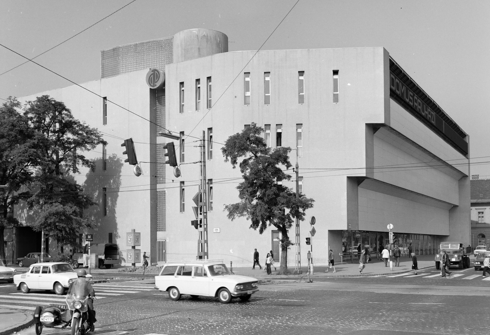 Magyarország, Budapest XIII., Lehel utca - Róbert Károly körút kereszteződés, Domus Áruház., 1976, FŐFOTÓ, Domus Vállalat, Budapest, Fortepan #206958