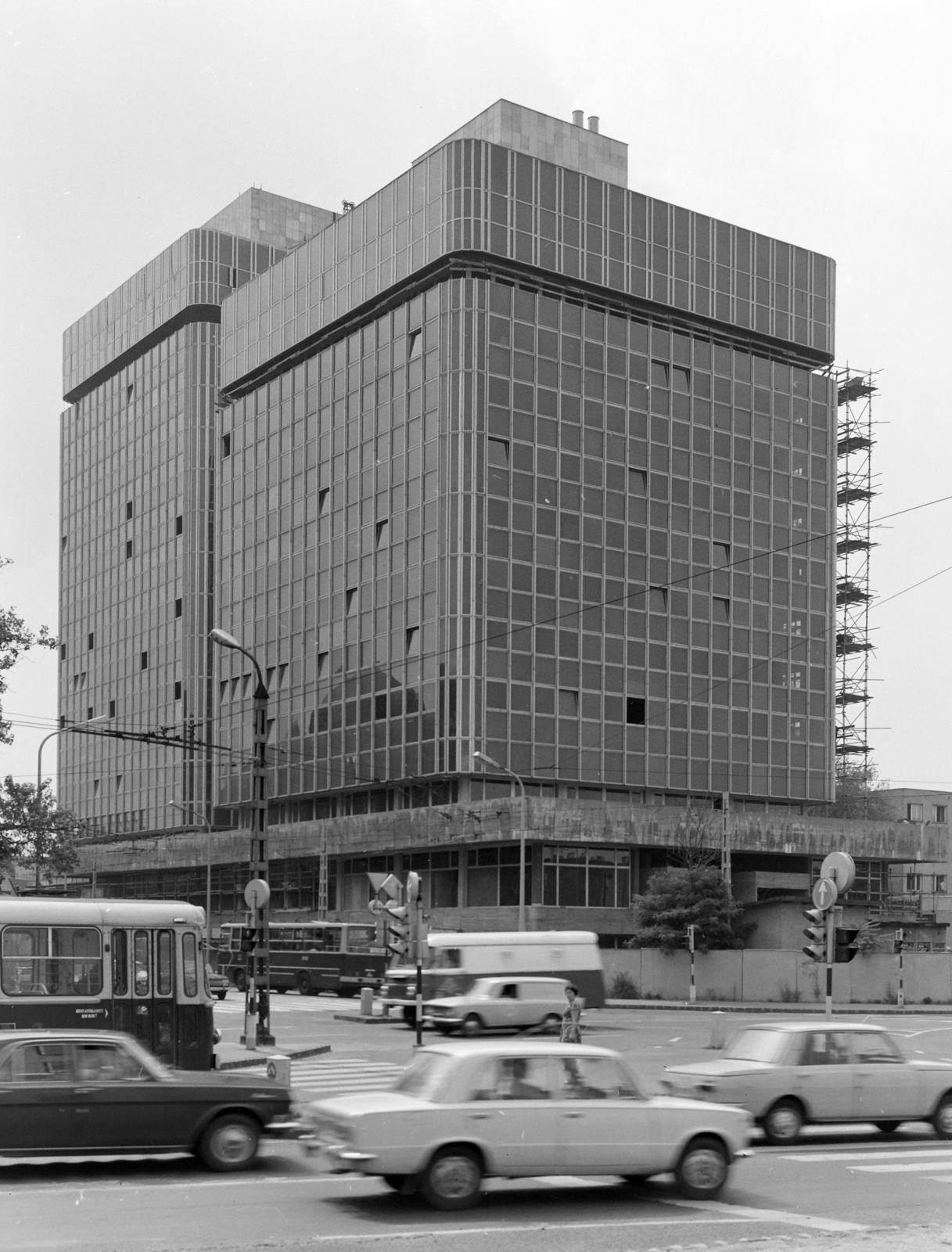 Hungary, Budapest XIV., Ajtósi Dürer sor - Hungária körút kereszteződés, az épülő Metalimpex-Konsumex székház., 1976, FŐFOTÓ, Budapest, Ikarus-brand, Fortepan #206968