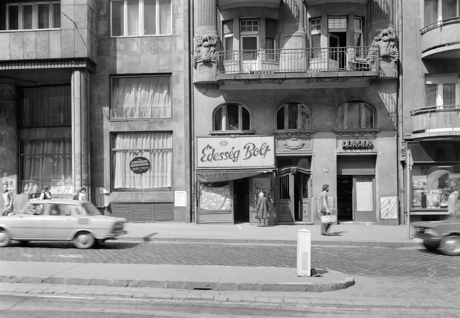 Magyarország, Budapest II., Margit körút (Mártírok útja) 41., 1976, FŐFOTÓ, Budapest, Édességbolt, trafik, Fortepan #206980