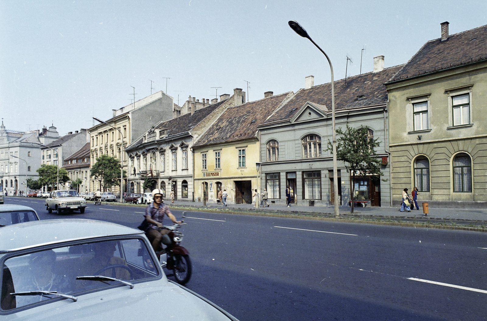 Hungary, Sopron, a Várkerület (Lenin körút) a Torna utca felől nézve, a kép bal szélén az Árpád utca torkolata., 1976, FŐFOTÓ, colorful, Fortepan #207035
