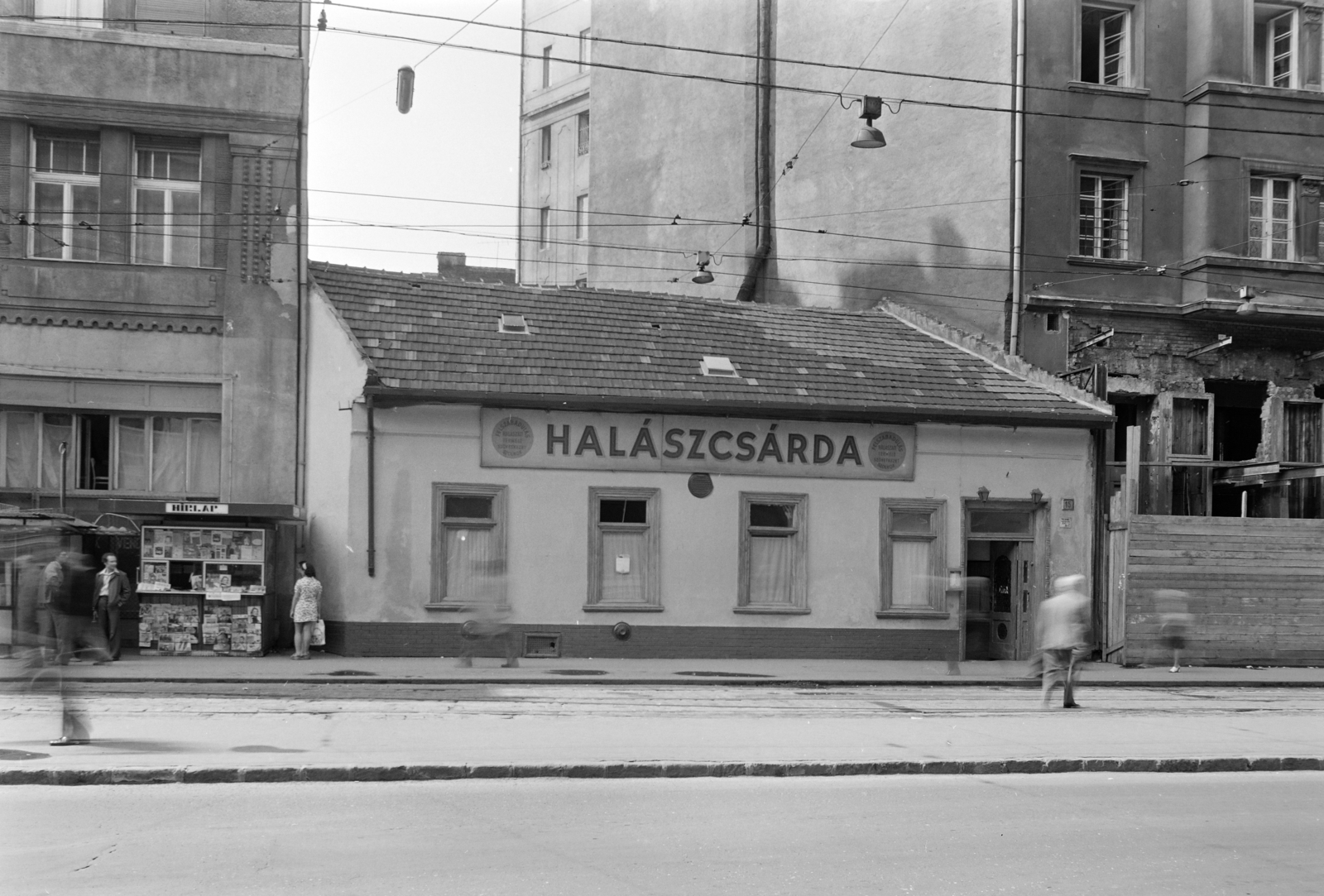 Hungary, Budapest VIII., Népszínház utca, Halászcsárda a körúti villamos-végállomásnál., 1977, FŐFOTÓ, Budapest, Fortepan #207199