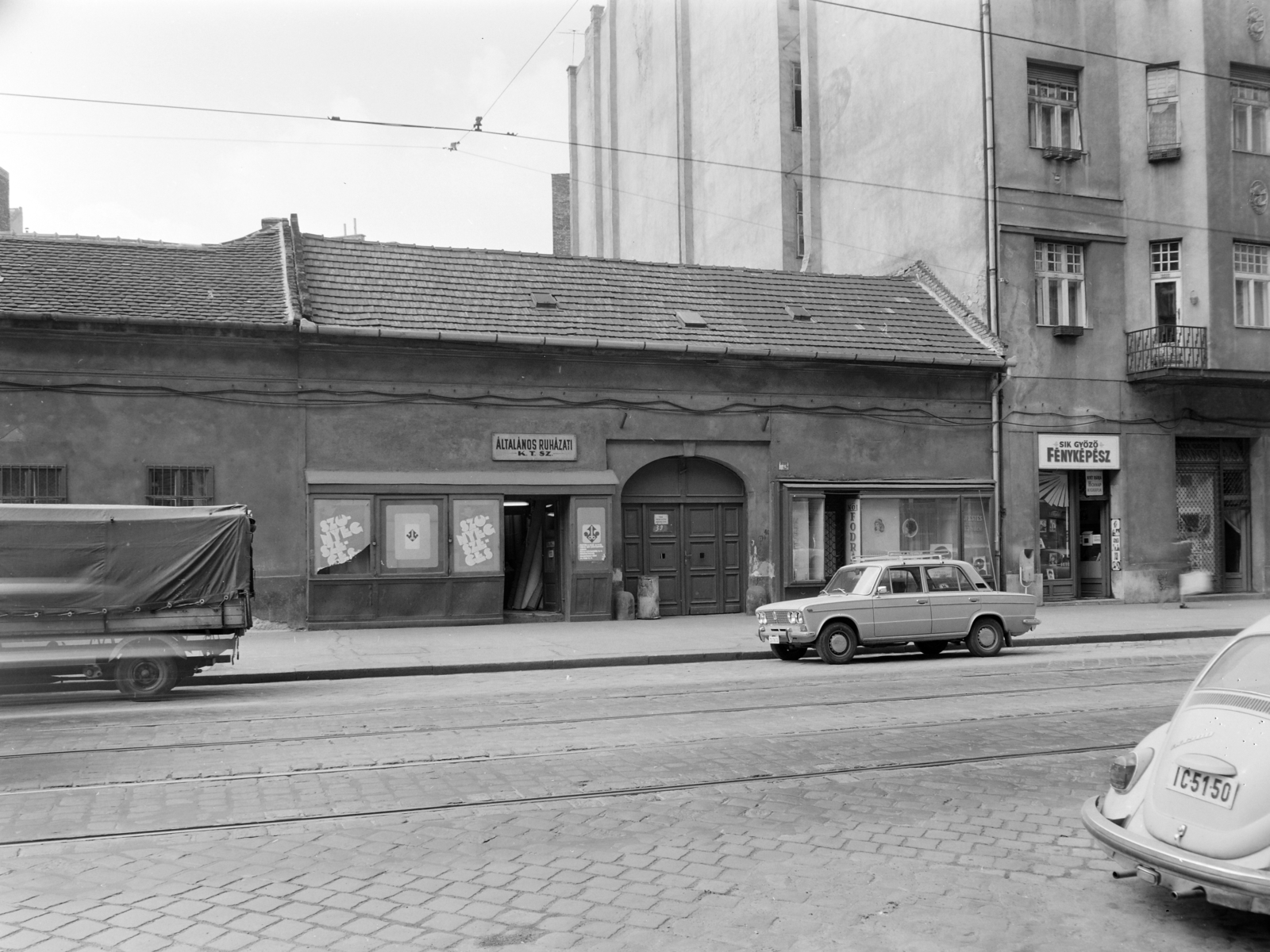 Hungary, Budapest VIII., Népszínház utca, szemben középen a 39. és jobbra a 37-es számú ház., 1977, FŐFOTÓ, Budapest, Fortepan #207206