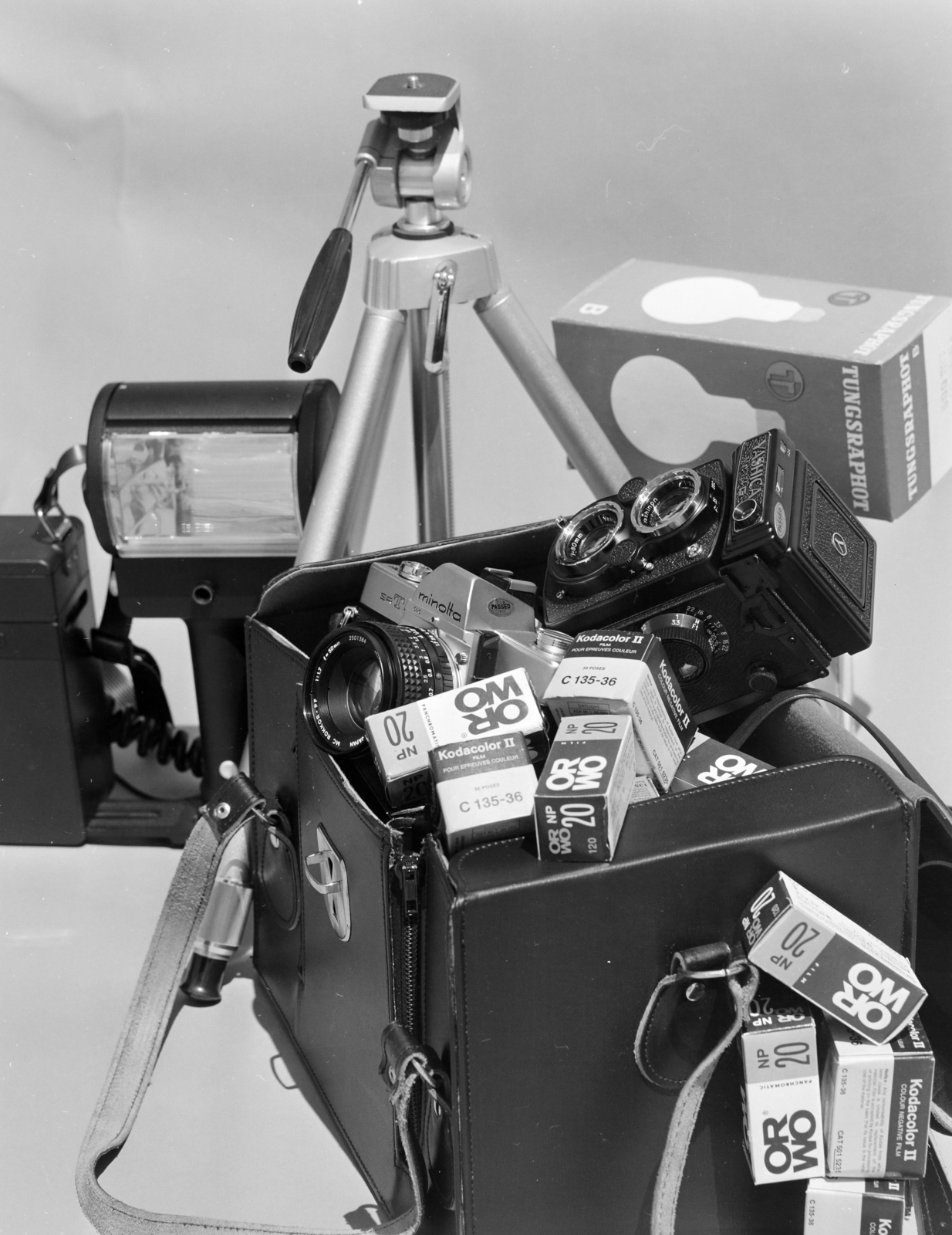 1977, FŐFOTÓ, tripod, advertising photography, photography, camera, flash, Minolta SRT 101b, film roll, still life, Fortepan #207247