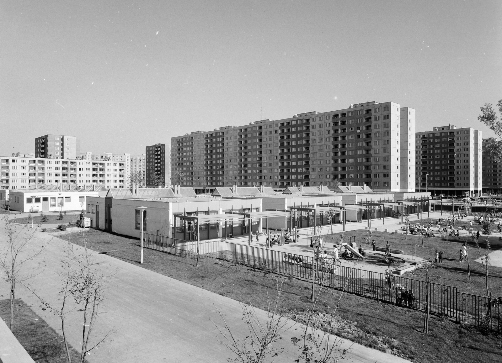 Magyarország, Budapest III., Békásmegyeri lakótelep, a Medgyessy Ferenc utcai ma Hétszínvirág Művészeti Óvoda., 1979, FŐFOTÓ, Budapest, Fortepan #207312