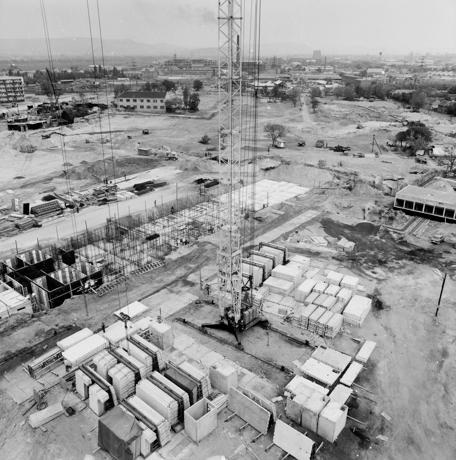 Hungary, Budapest XX., kilátás a János utca 51-53. számú házból a Soroksári úti gyárépületek felé., 1979, FŐFOTÓ, Budapest, Fortepan #207318