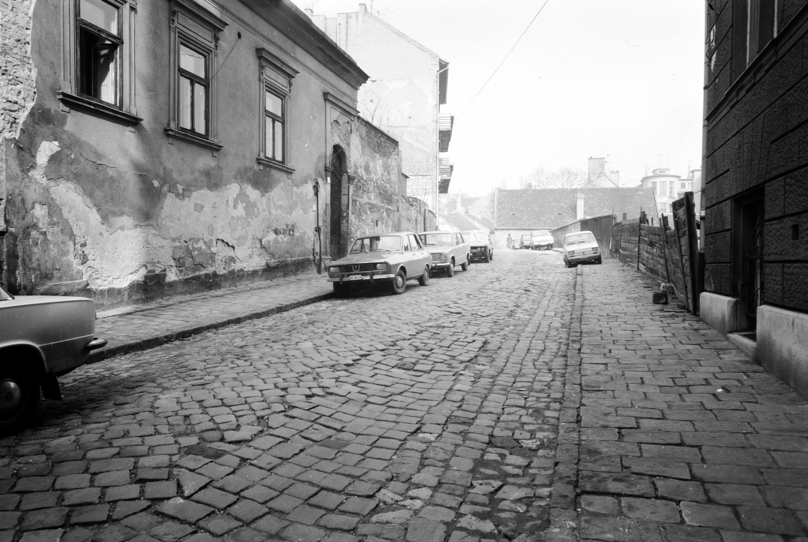 Hungary, Budapest I., Kapucinus (Farkasbíró) utca a Jégverem utca irányából a Pala utca felé nézve., 1979, FŐFOTÓ, Budapest, Fortepan #207329