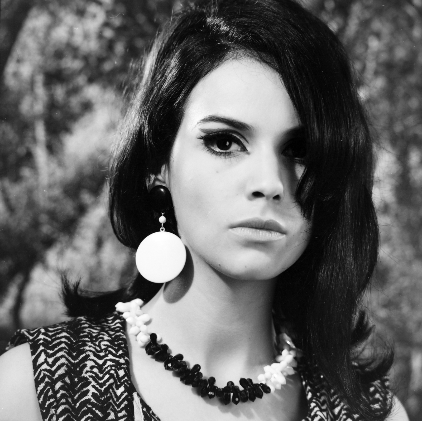 Hungary, Gottesmann Katalin modell, manöken., 1966, FŐFOTÓ, celebrity, woman, earring, necklace, long-haired, Fortepan #207426