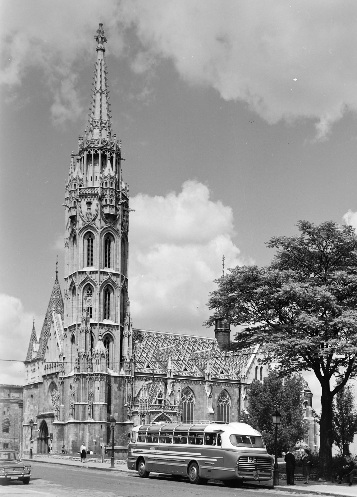 Hungary, Budapest I., Tárnok utca, szemben a Szentháromság téren a Mátyás-templom., 1969, FŐFOTÓ, Budapest, church, Fortepan #207437