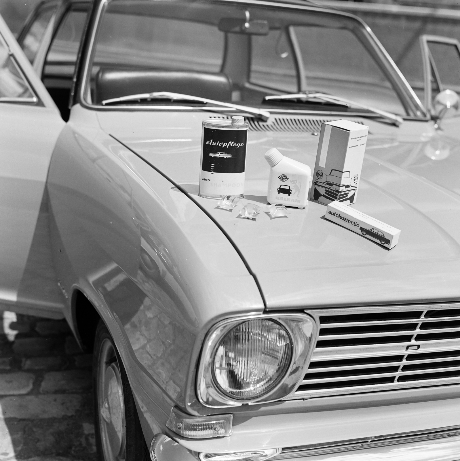 Hungary, Budapest, 1967, FŐFOTÓ, Opel-brand, auto detailing, Fortepan #207472