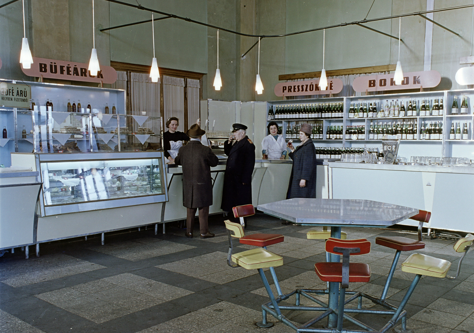 Hungary, Budapest VI., Nyugati pályaudvar, Utasellátó büfé., 1967, FŐFOTÓ, colorful, Budapest, Best of, Fortepan #207571