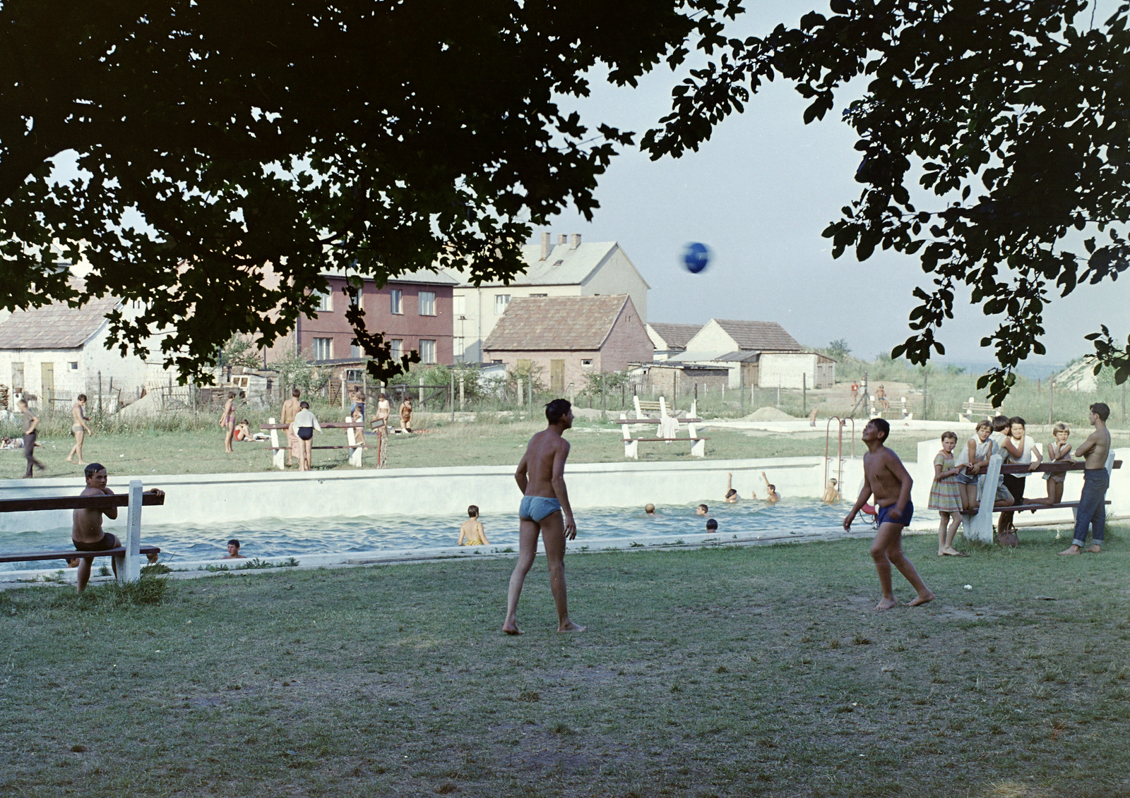 Hungary, Kincsesbánya, strand., 1967, FŐFOTÓ, colorful, Fortepan #207587