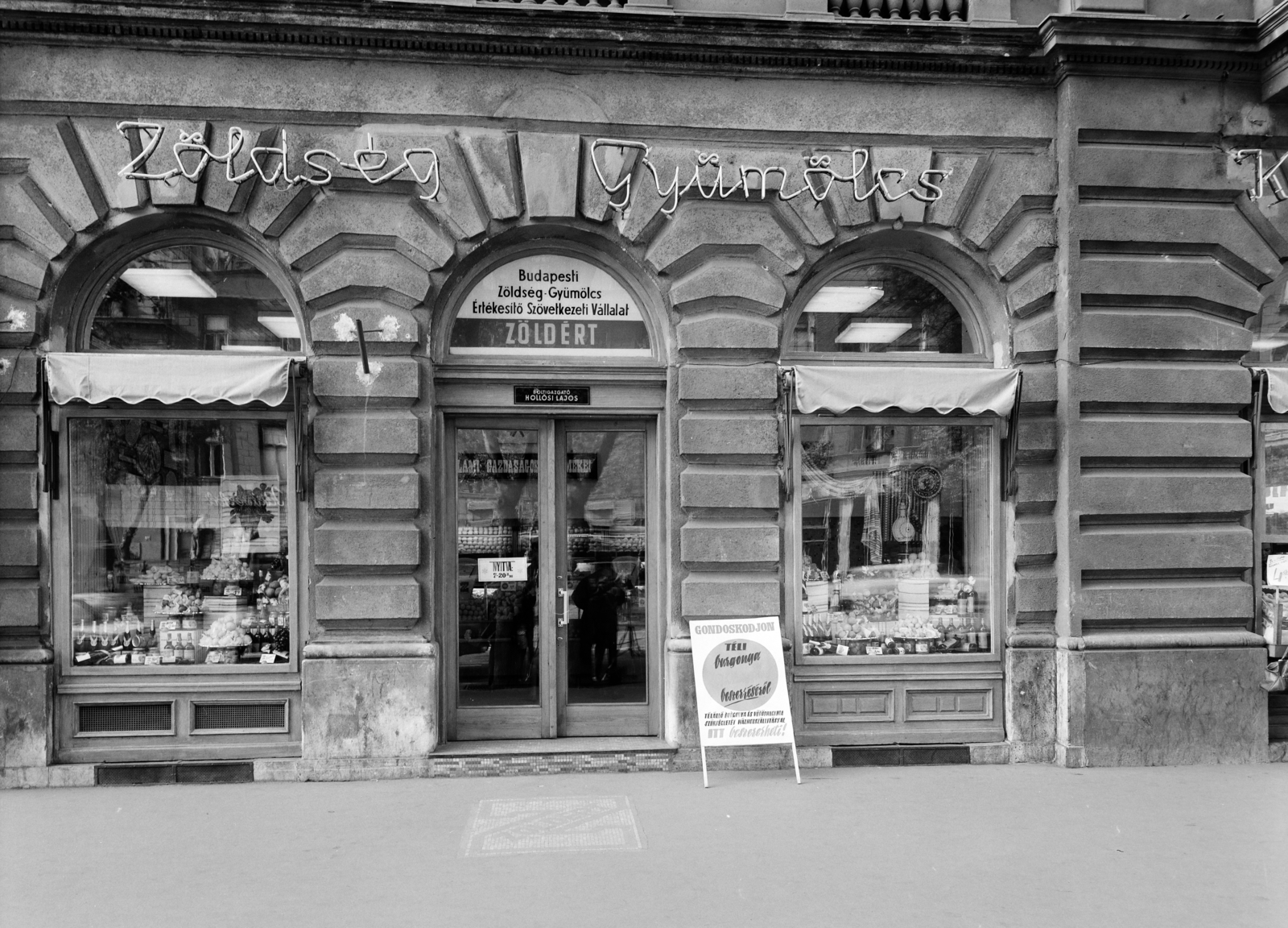 Hungary, Budapest V., Szent István körút 29., 1968, FŐFOTÓ, neon sign, neon sign, Budapest, Fortepan #207665