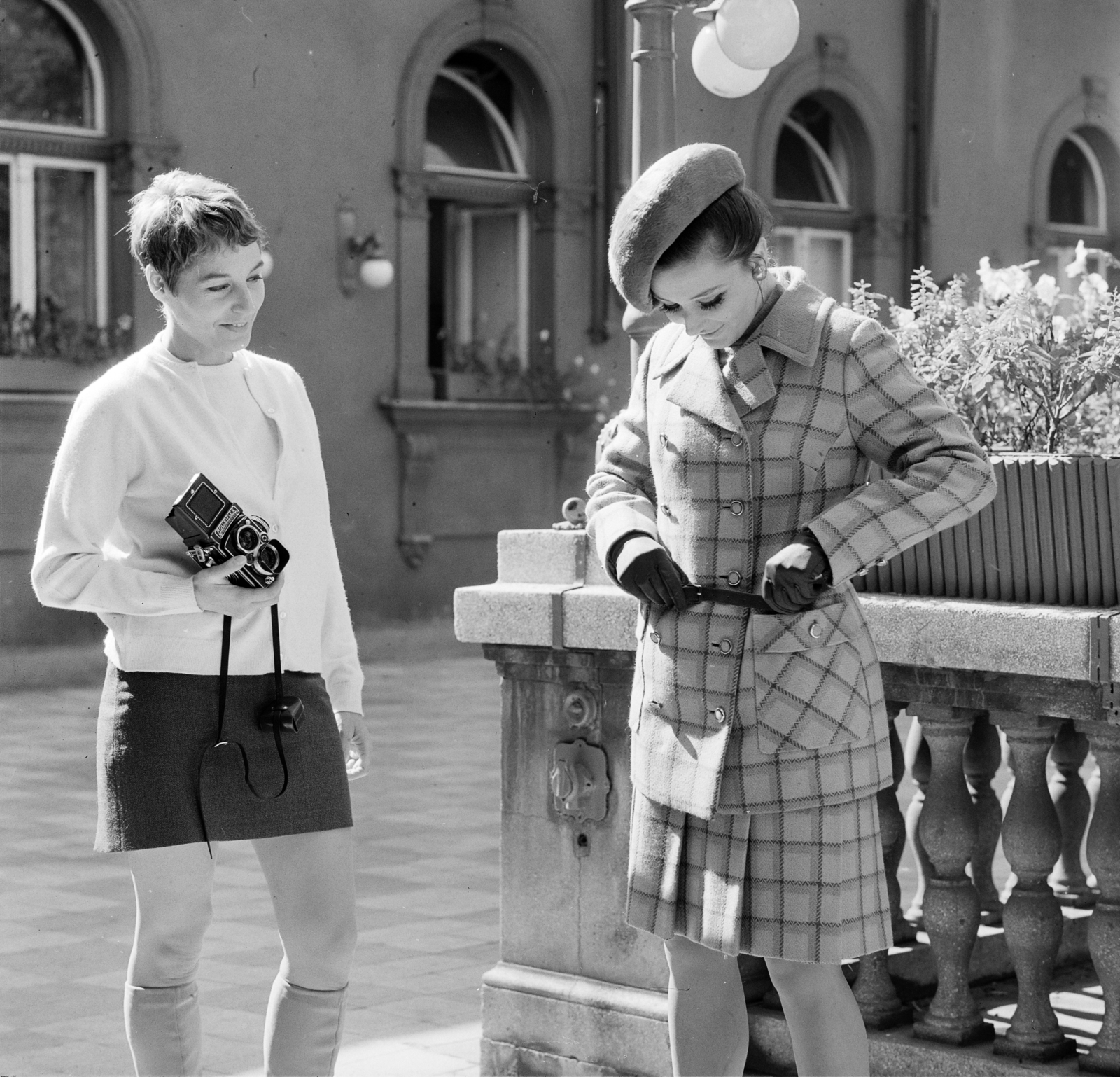 Hungary, Budapest XIV., a felvétel a Gundel Étterem teraszán készült., 1968, FŐFOTÓ, fashion, Rollei Rolleiflex, Budapest, fashion photography, Fortepan #207701