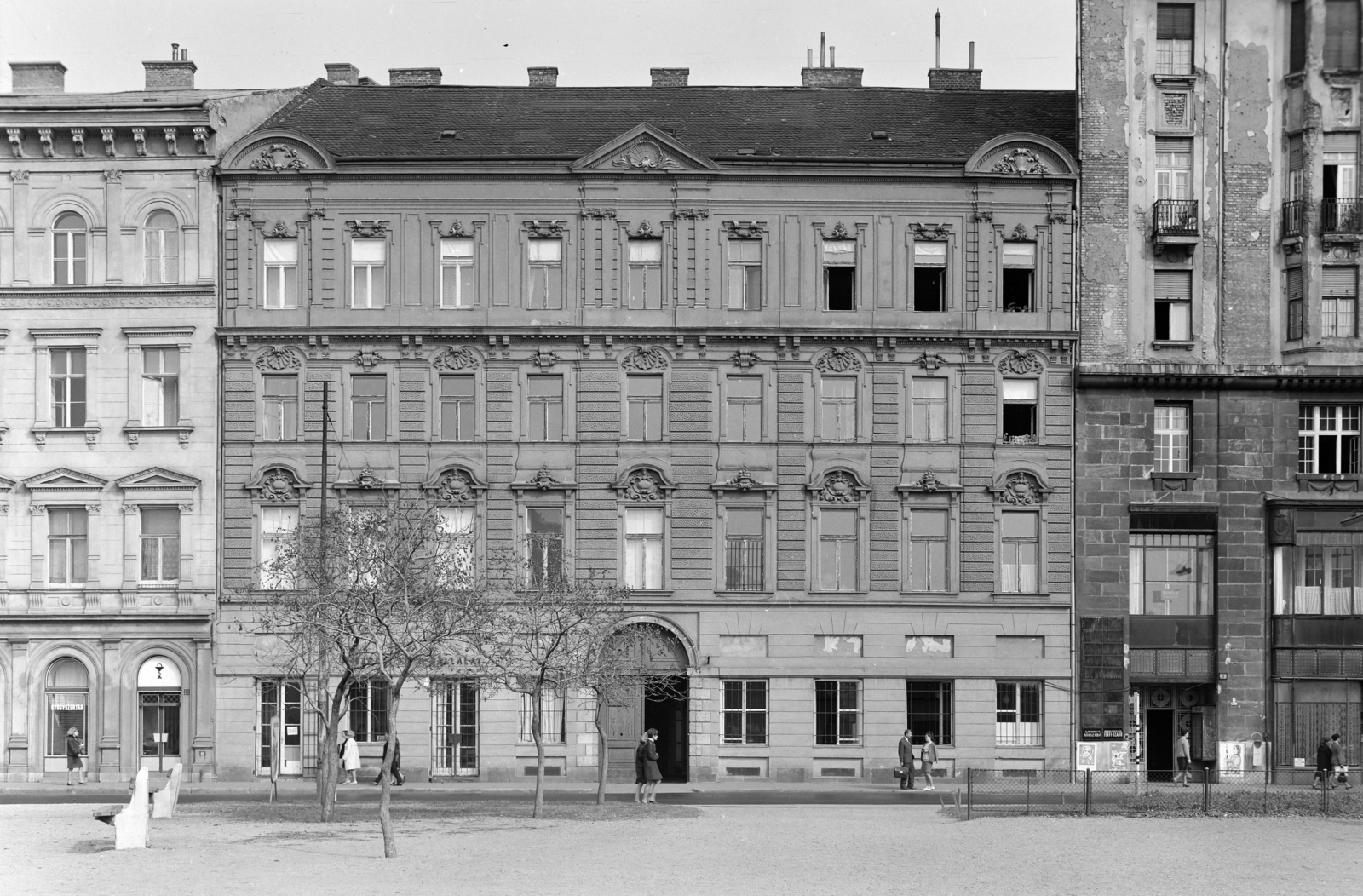 Hungary, Budapest V., Eötvös tér, szemben a Dorottya utca 11-es számú ház., 1968, FŐFOTÓ, Budapest, Fortepan #207837