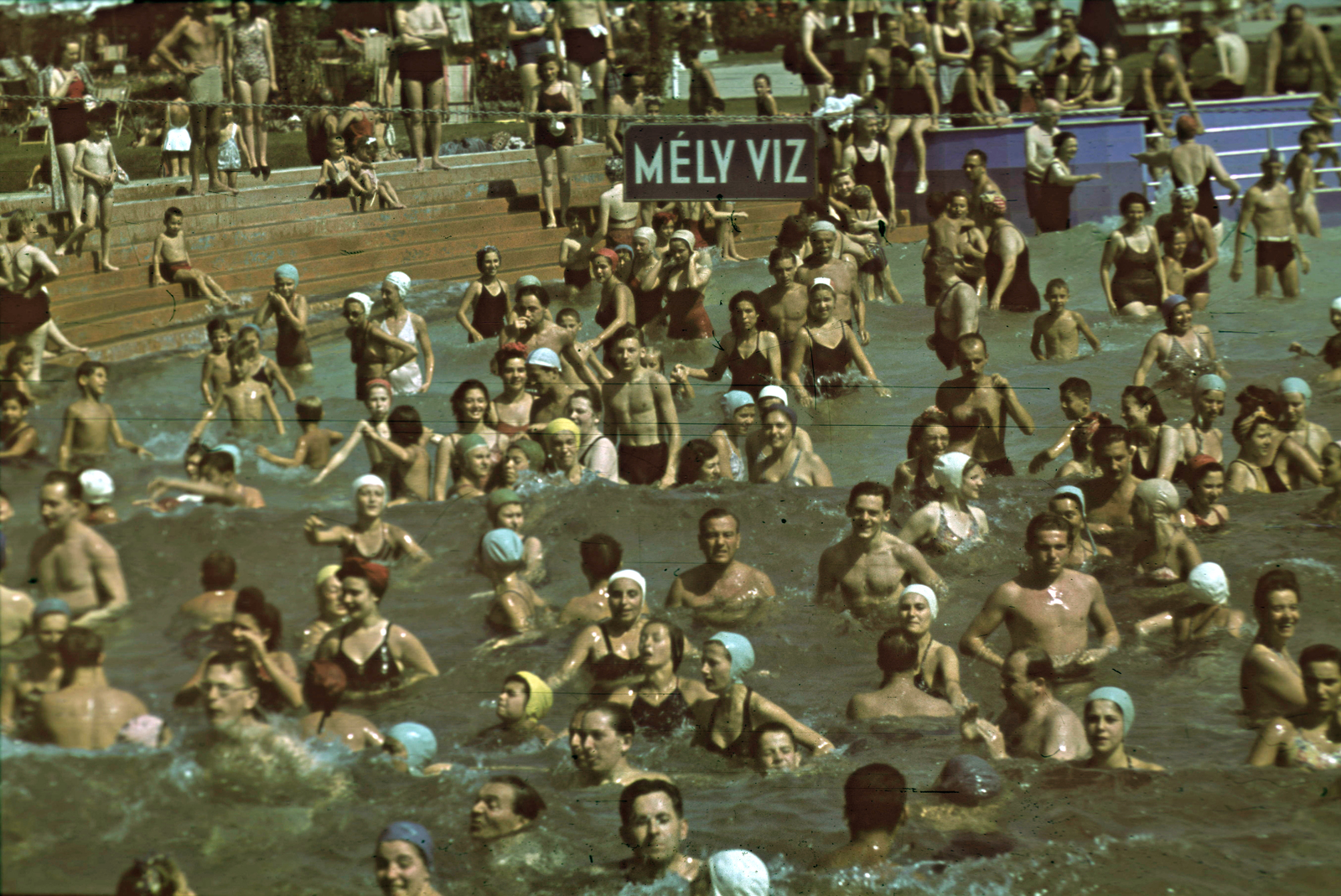 Hungary, Margit Islands, Budapest, Palatinus Strandfürdő., 1939, Fortepan, beach, wave pool, bathing suit, colorful, bathing, Fortepan #20793