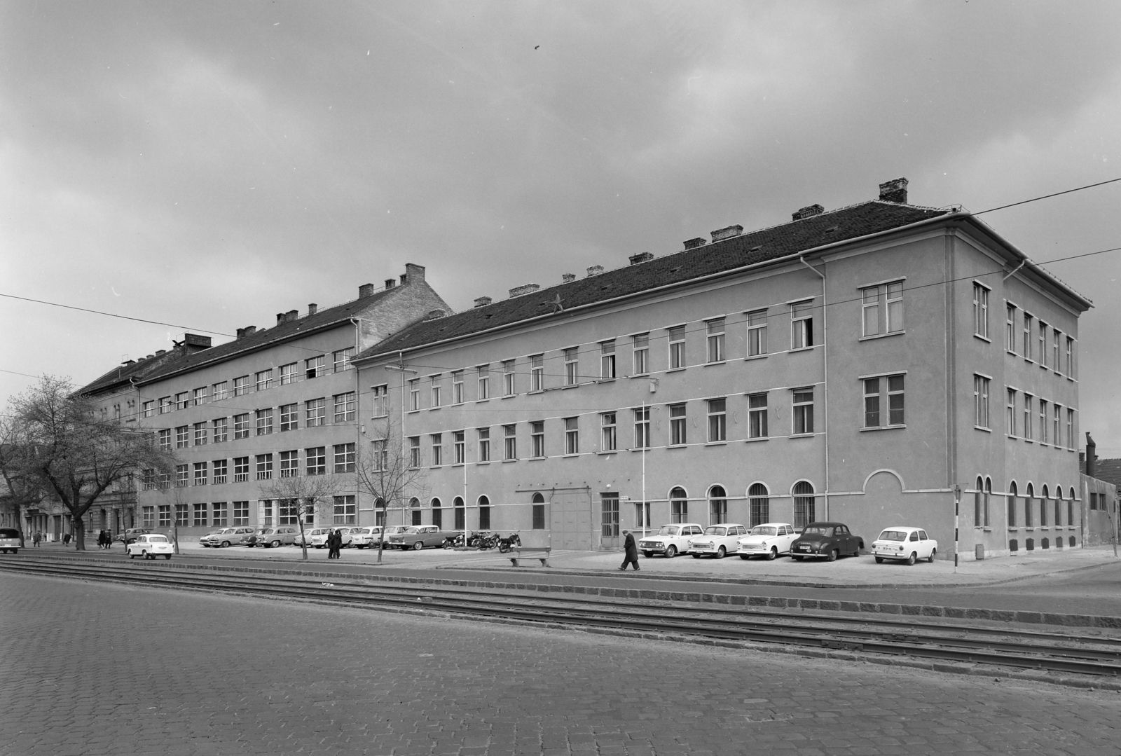 Hungary, Budapest XIII., Váci út, Elzett Fémlemezipari Művek (FLIM) Zár- és Lakatgyár, jobbra a Föveny utca., 1969, FŐFOTÓ, Budapest, rails, Fortepan #207992