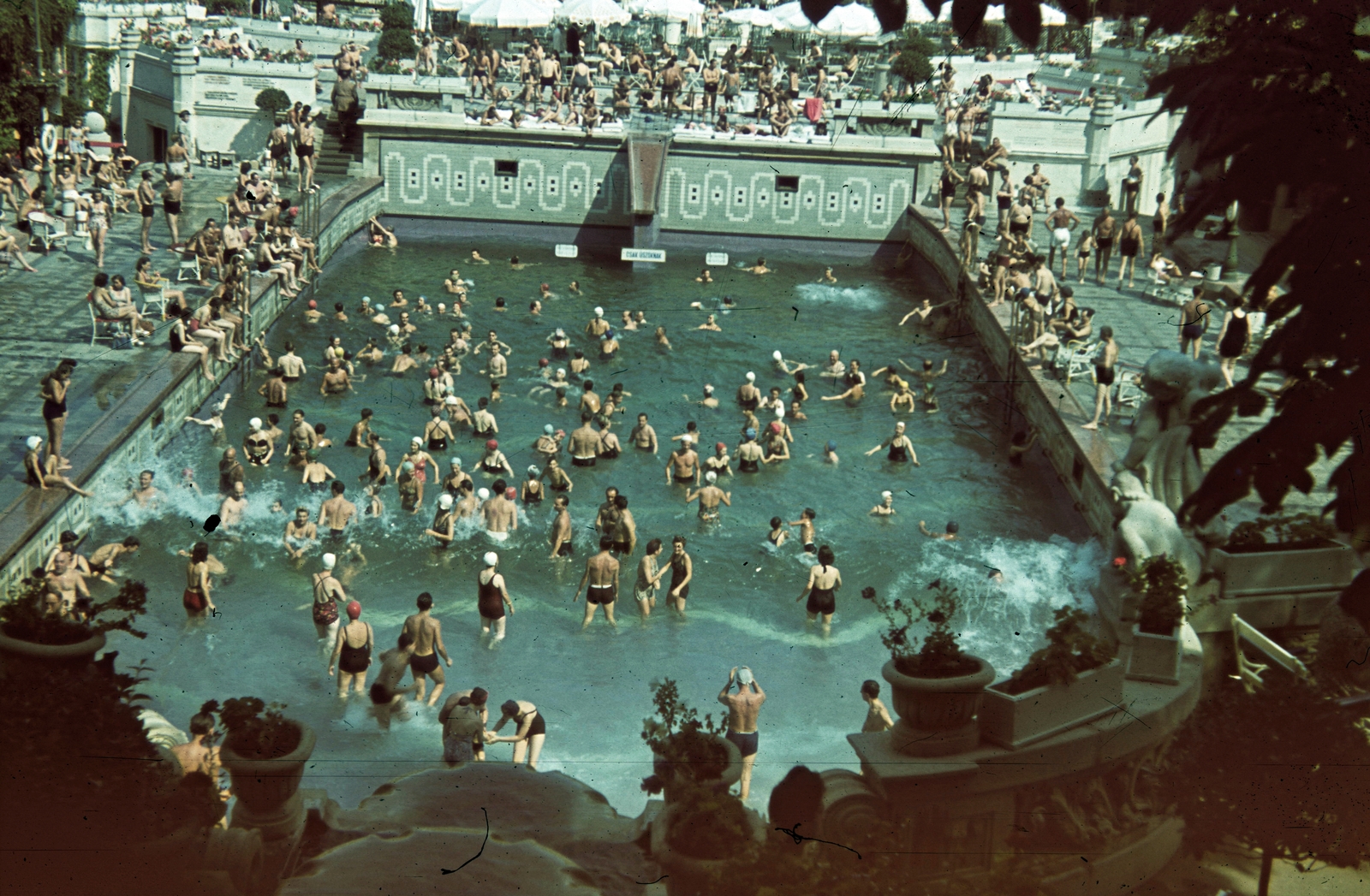 Hungary, Budapest XI., Gellért Gyógyfürdő., 1940, Fortepan, beach, wave pool, bathing suit, colorful, bathing, Secession, summer, fun, Budapest, Bath house, Art Nouveau architecture, Fortepan #20802