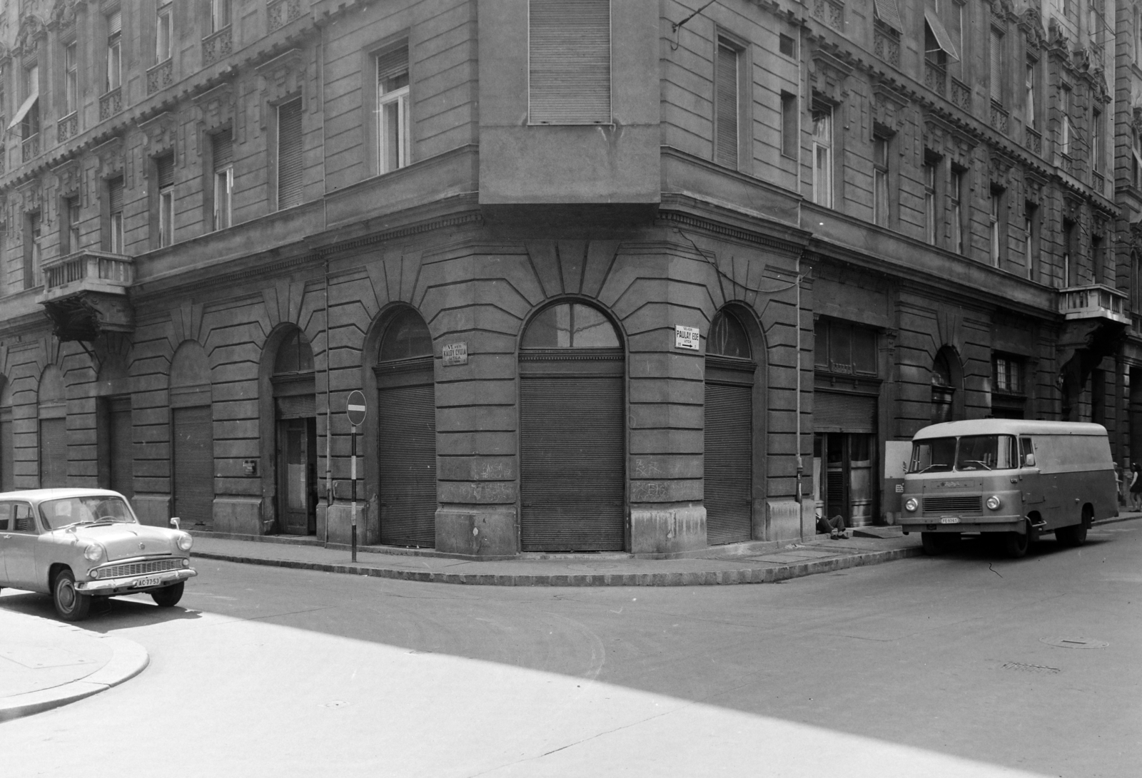 Hungary, Budapest VI., Paulay Ede utca, szemben a 15-ös számú ház a Káldy Gyula utca sarkán., 1969, FŐFOTÓ, Robur-brand, number plate, Budapest, Fortepan #208054