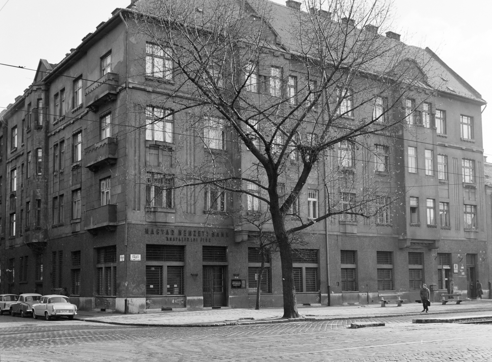 Hungary, Budapest XIII., Váci út 97-es számú ház, balra a Forgách utca., 1969, FŐFOTÓ, Budapest, tram stop, Fortepan #208090