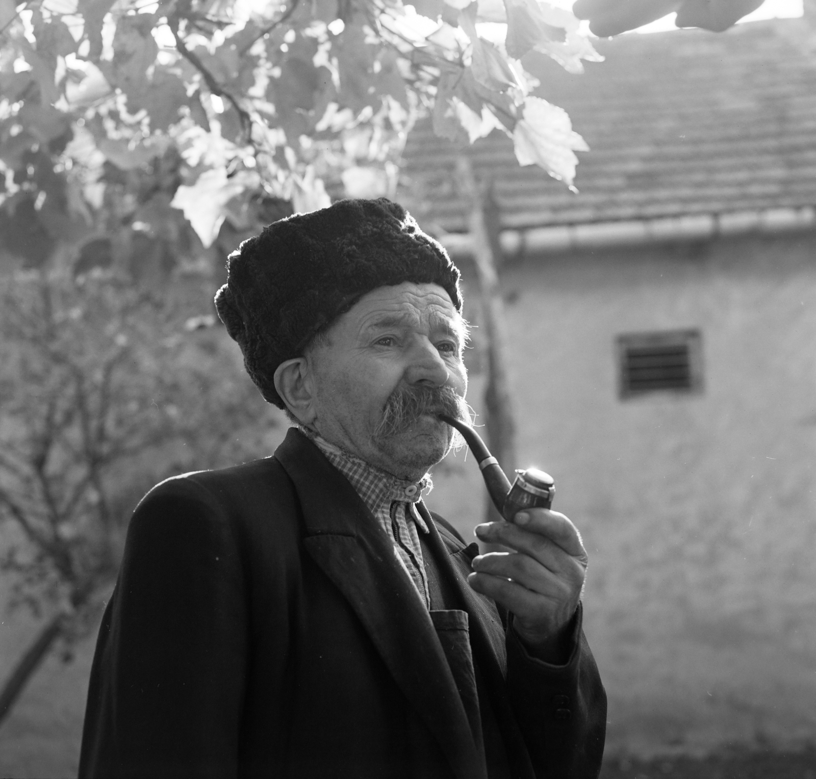 1969, FŐFOTÓ, pipe, old person, Fortepan #208102