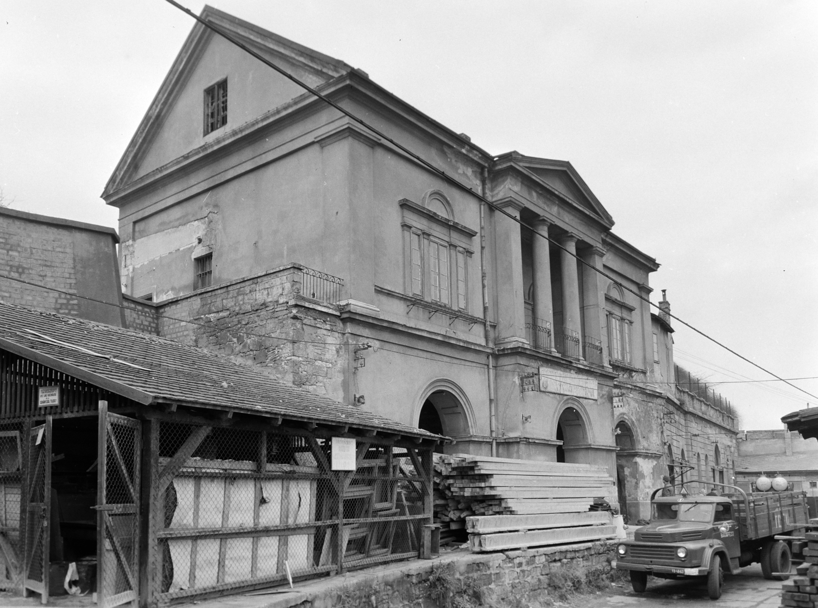 Hungary, Budapest XXII., Nagytétényi út 24-26., egykor kúria, majd a Hungarovin Borgazdaságok Export Vállalatának napközi otthona, később Záborszky-kúria néven az un. Borváros része., 1969, FŐFOTÓ, Budapest, Fortepan #208122