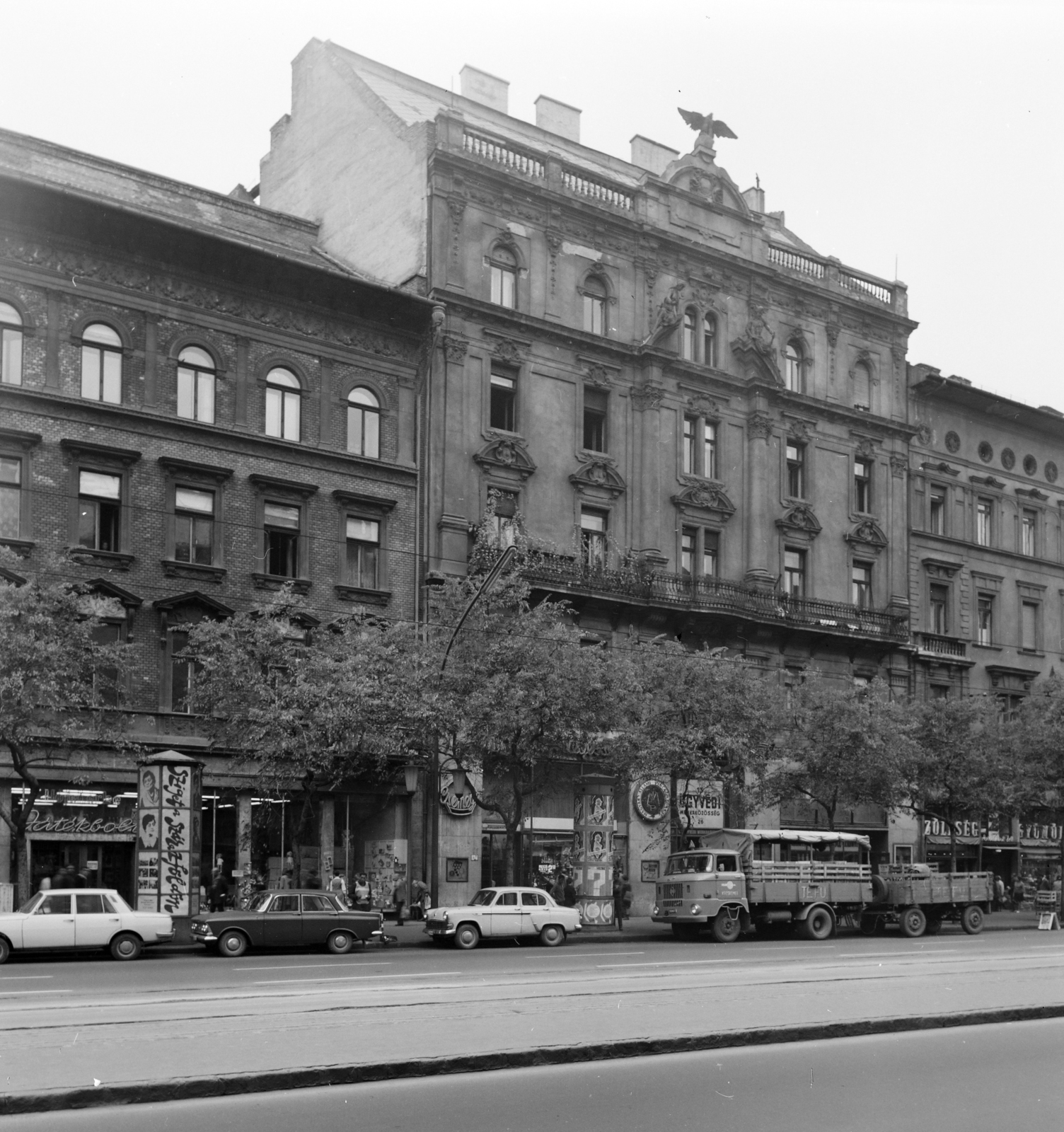 Magyarország, Budapest VII., Erzsébet (Lenin) körút, a túloldalon középen a 26-os számú ház., 1969, FŐFOTÓ, Budapest, Fortepan #208194