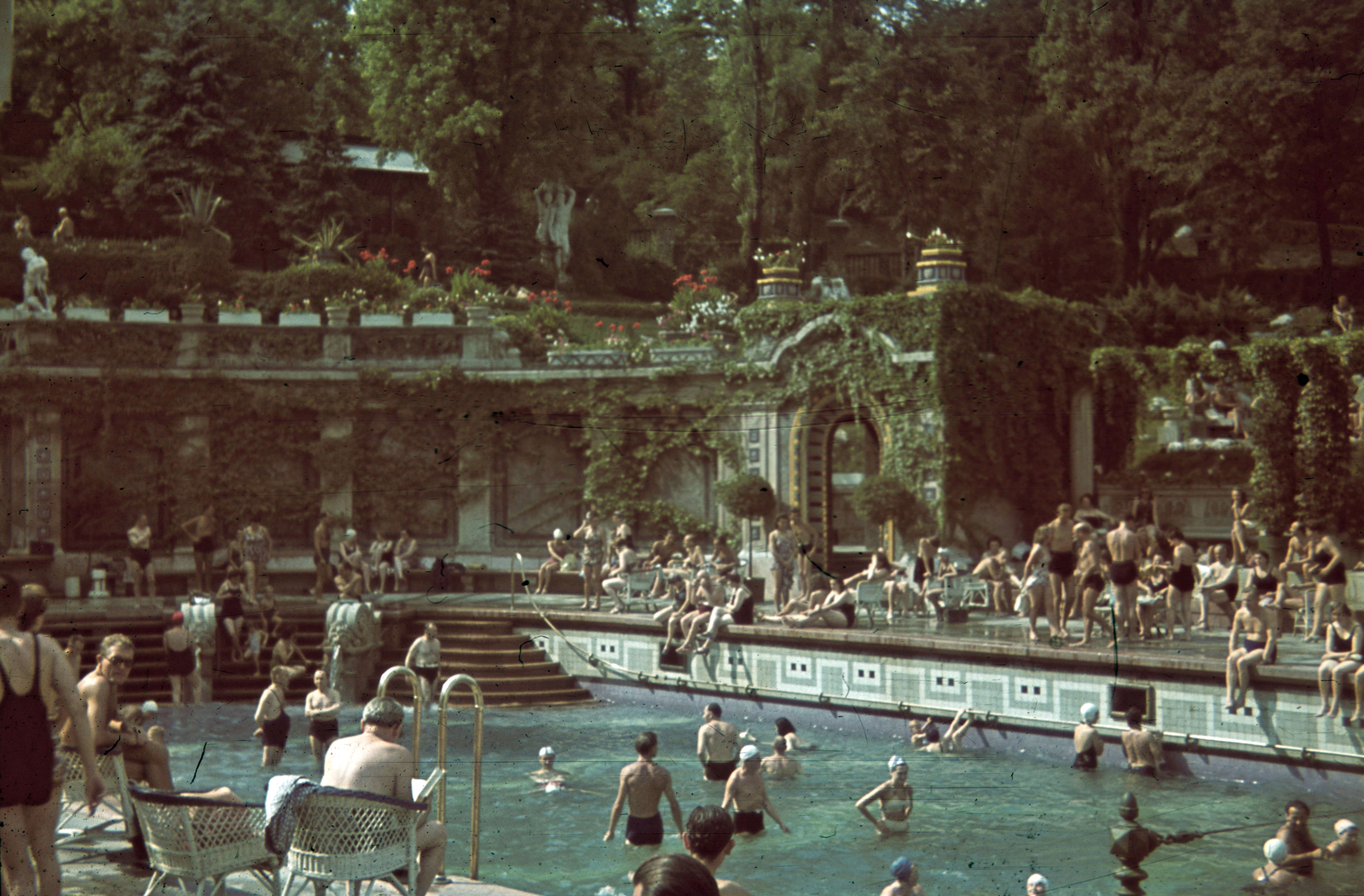 Hungary, Budapest XI., Gellért Gyógyfürdő., 1940, Fortepan, beach, colorful, bathing, Secession, Budapest, Bath house, Art Nouveau architecture, Fortepan #20824