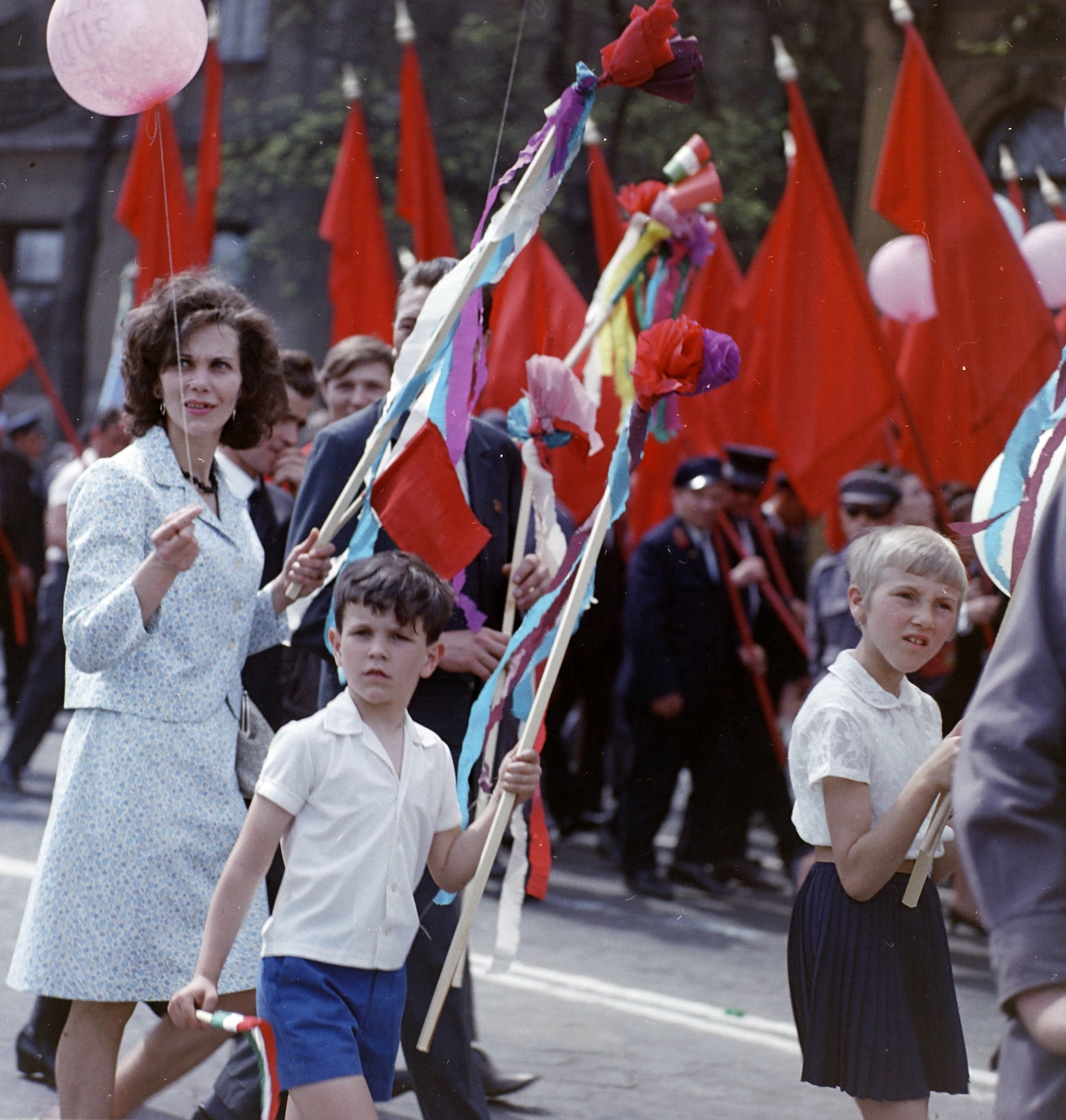Magyarország, Budapest, május 1-i felvonulás részvevői., 1969, FŐFOTÓ, felvonulás, Fortepan #208288