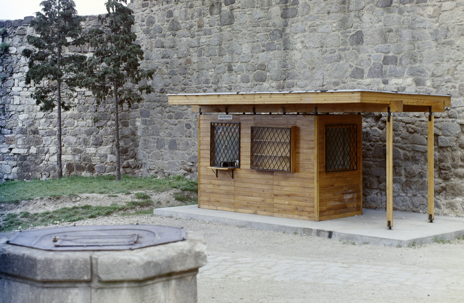 1969, FŐFOTÓ, colorful, well, castle wall, Fortepan #208291