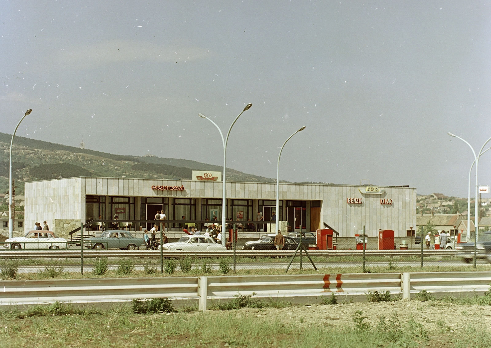 Magyarország, Budaörs, eszpresszó az M1-M7-es autópálya közös szakasza melletti benzinkútnál., 1969, FŐFOTÓ, Fortepan #208447