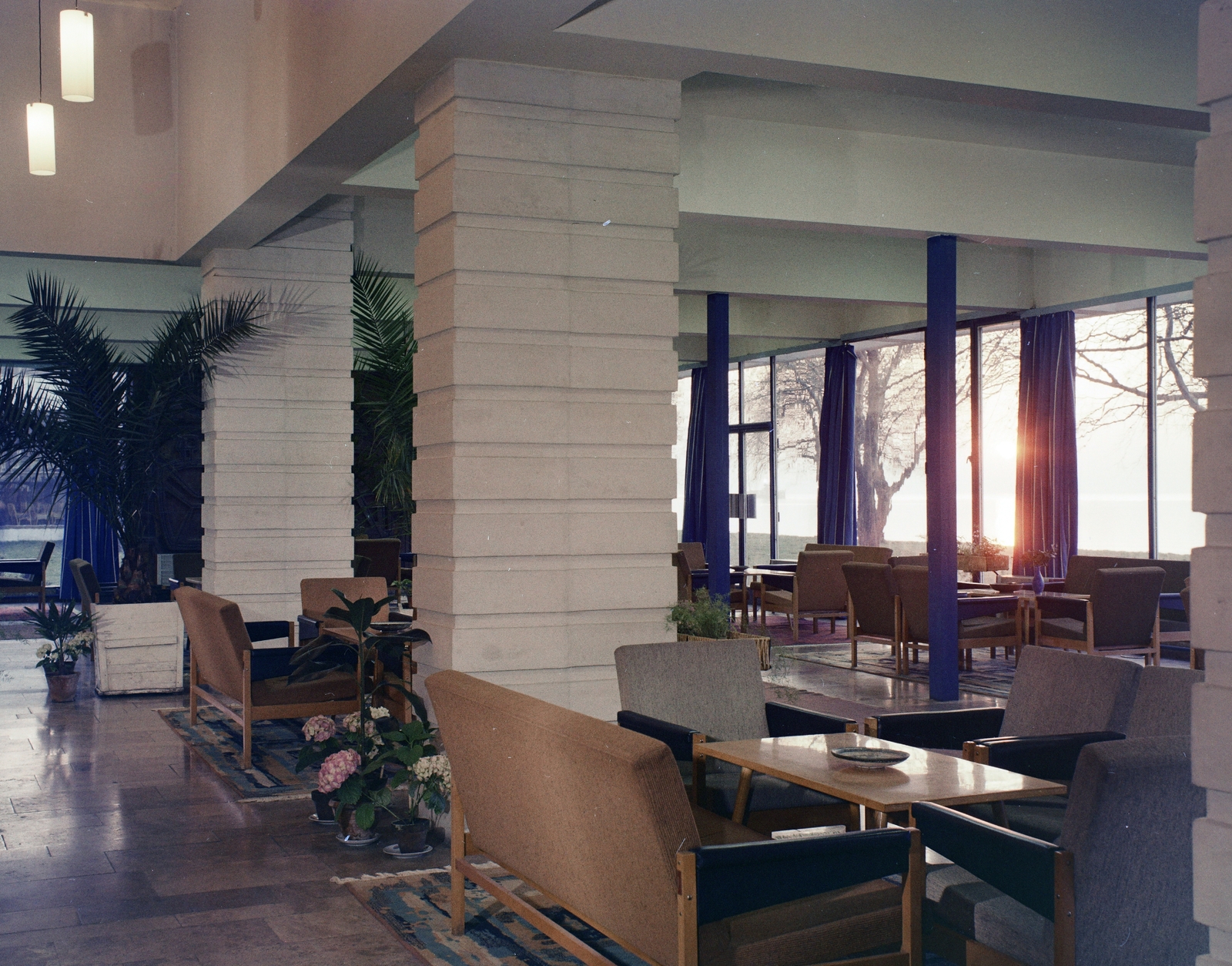 Magyarország,Balaton, Siófok, Petőfi sétány, Európa szálló, hall., 1969, FŐFOTÓ, Fortepan #208491