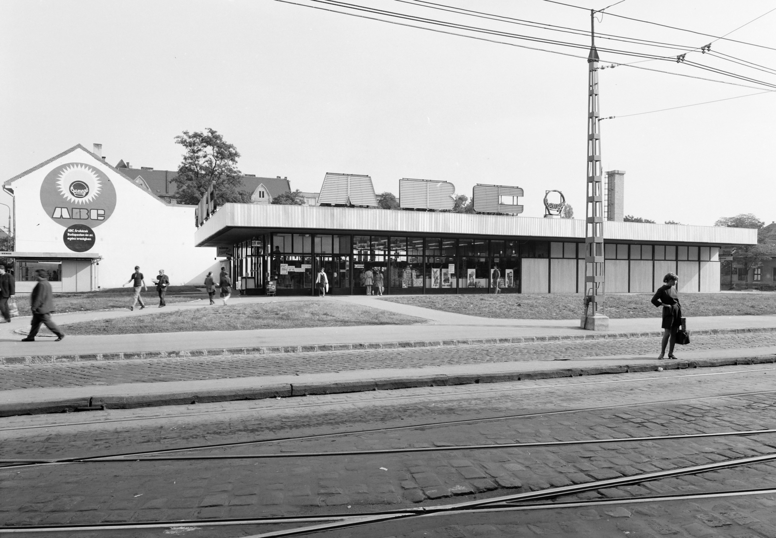 Magyarország, Budapest IV., István (Bajcsy-Zsilinszky) úti villamosmegálló, ABC az Árpád út - Munkásotthon utca közötti területen., 1969, FŐFOTÓ, Budapest, Fortepan #208714