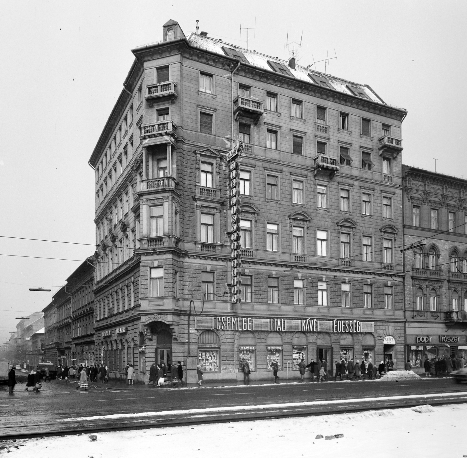 Magyarország, Budapest VII., Thököly út, szemben a 8-as számú ház a Nefelejcs utca sarkán., 1970, FŐFOTÓ, Budapest, Fortepan #208832