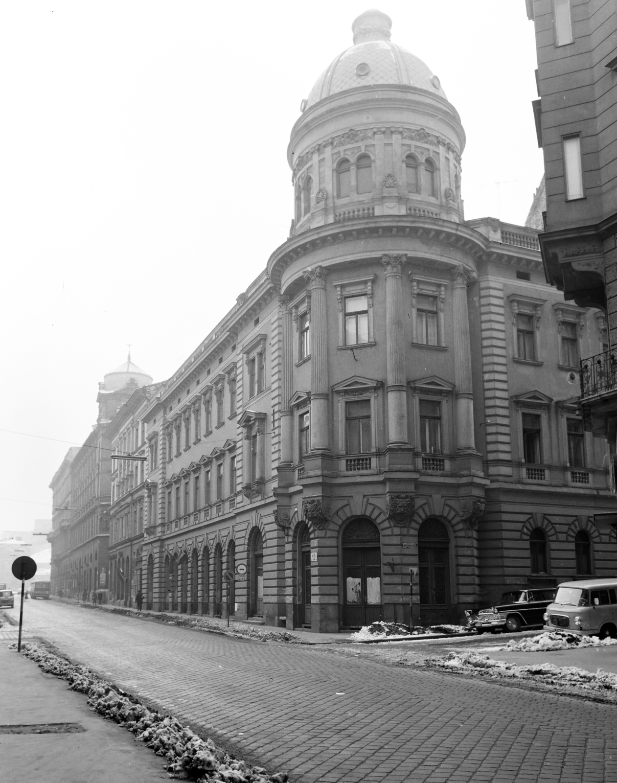 Hungary, Budapest I., Fő utca, jobbra a Jégverem utca torkolata., 1970, FŐFOTÓ, Budapest, Fortepan #208844