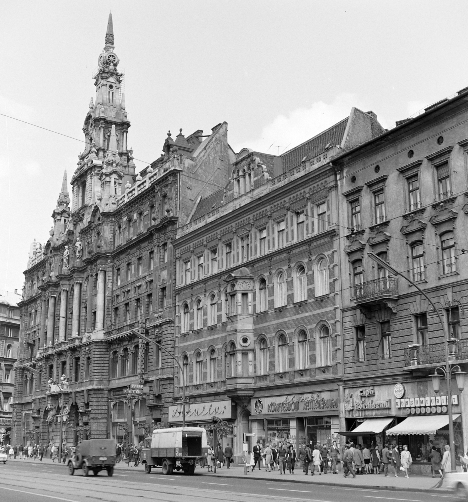 Hungary, Budapest VII., Erzsébet (Lenin) körút a Rákóczi úttól a Dohány utca felé nézve, balra a New York palota., 1970, FŐFOTÓ, Budapest, Fortepan #208971