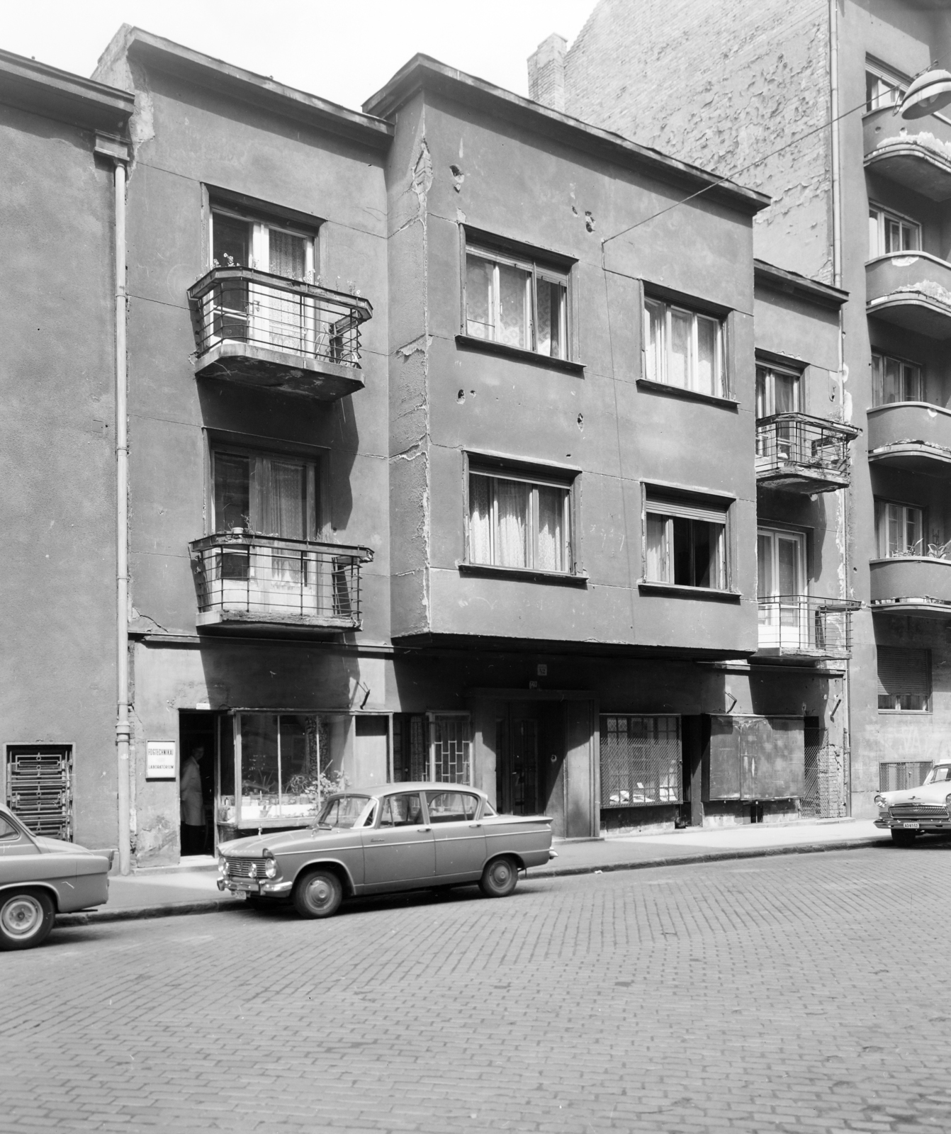 Hungary, Budapest XIII., Pannónia (Rajk László) utca 42., 1970, FŐFOTÓ, Budapest, Hillman-brand, Fortepan #209011