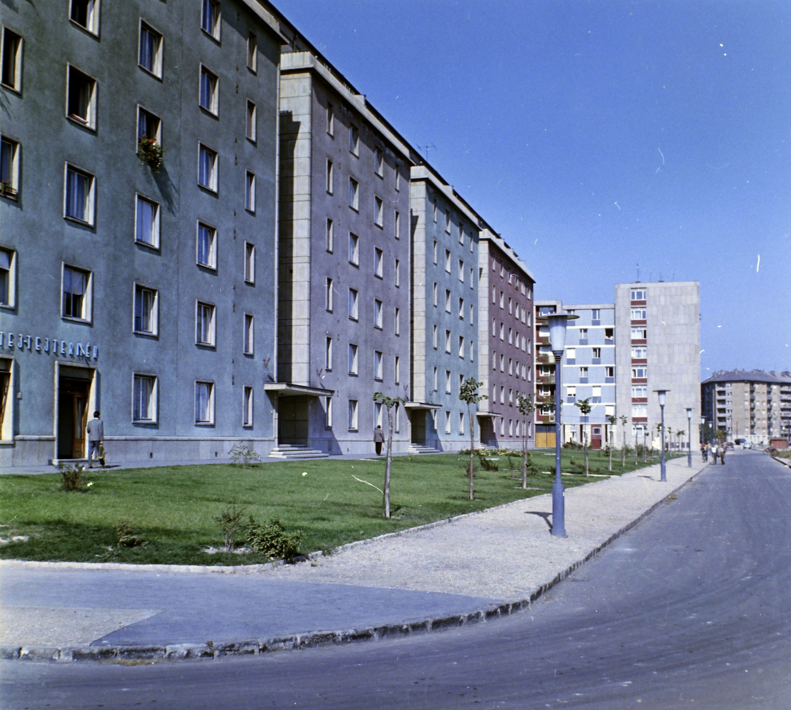 Hungary, Budapest XI., Szerémi sor a Hamzsabégi úttól a Budafoki út - Irinyi József utca sarkán álló ház felé nézve., 1962, FŐFOTÓ, Budapest, colorful, Fortepan #209180