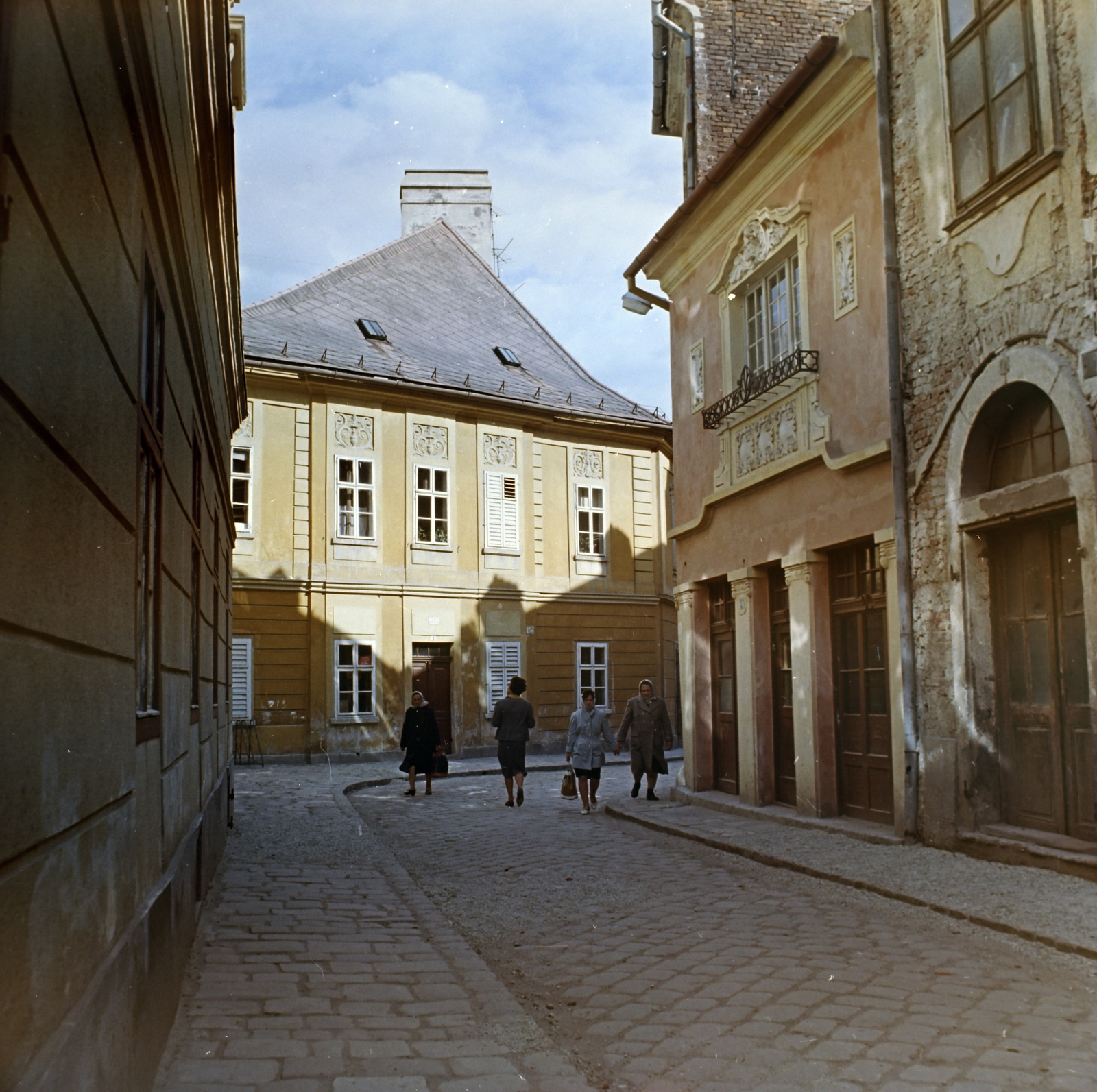 Hungary, Sopron, Hátsókapu a Szent György utcából nézve., 1962, FŐFOTÓ, colorful, cobblestones, Fortepan #209218