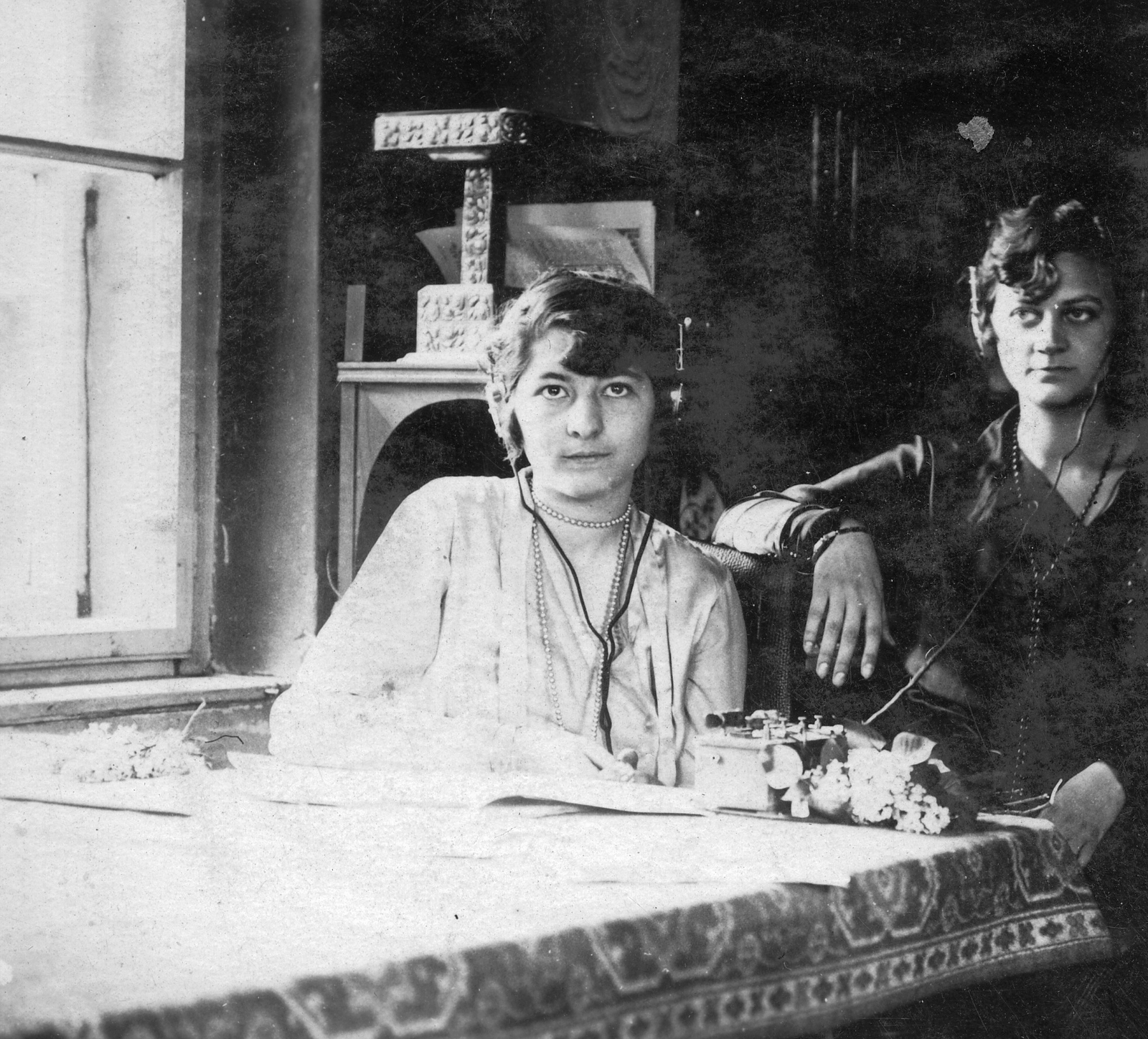 1928, Kurutz Márton, women, radio, double portrait, Fortepan #20983