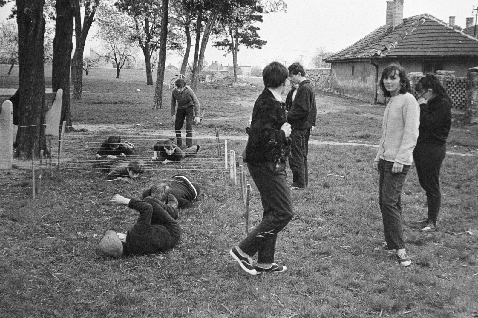 Hungary, Budapest XXII., ezen a területen ma az Arany János utcai lakótelep található. Iskolások akadályversenye., 1970, Belházy Miklós, Budapest, obstacle racing, Fortepan #209892