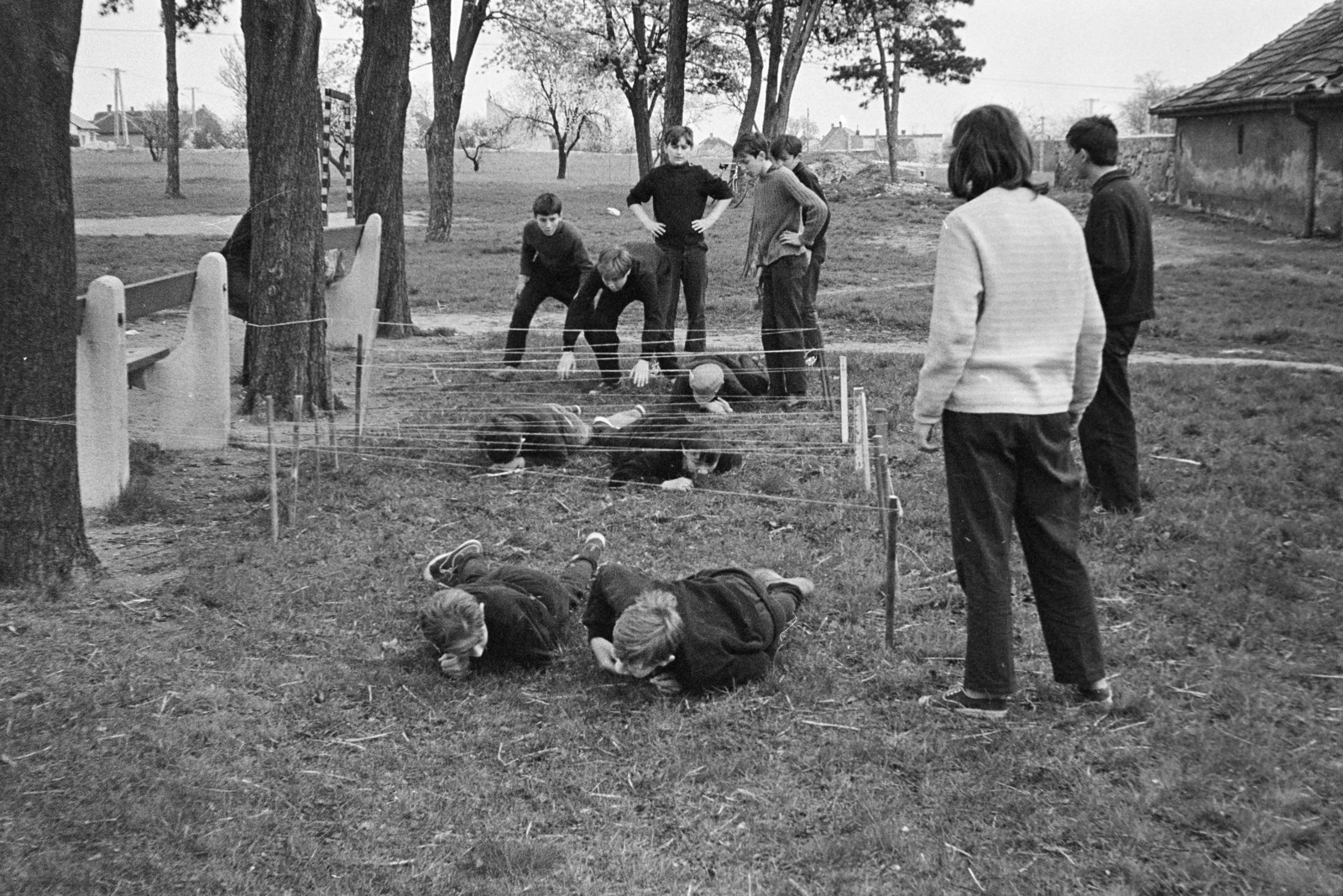 Hungary, Budapest XXII., ezen a területen ma az Arany János utcai lakótelep található. Iskolások akadályversenye., 1970, Belházy Miklós, Budapest, obstacle racing, Fortepan #209893