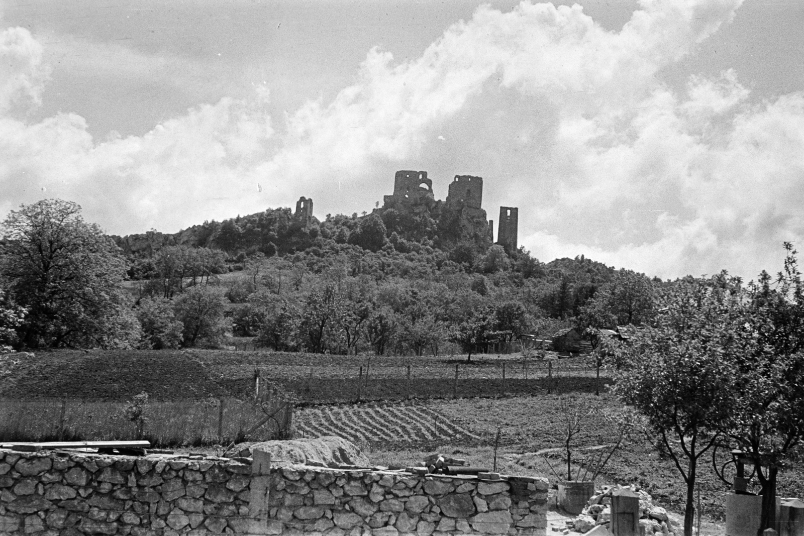 Magyarország, Csesznek, vár., 1966, Belházy Miklós, várrom, Fortepan #209940