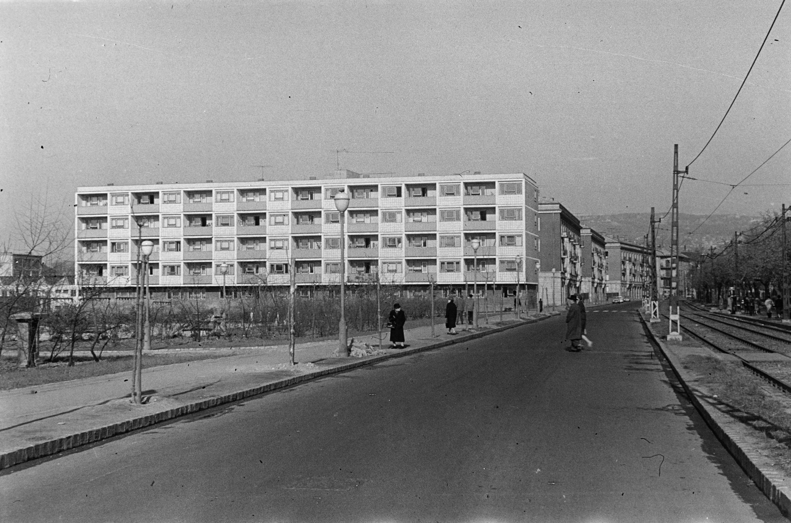 Magyarország, Budapest XI., Villányi út, szemben a Tas vezér utca sarkán álló lakóház., 1963, Belházy Miklós, Budapest, bérház, modern építészet, Fortepan #210037
