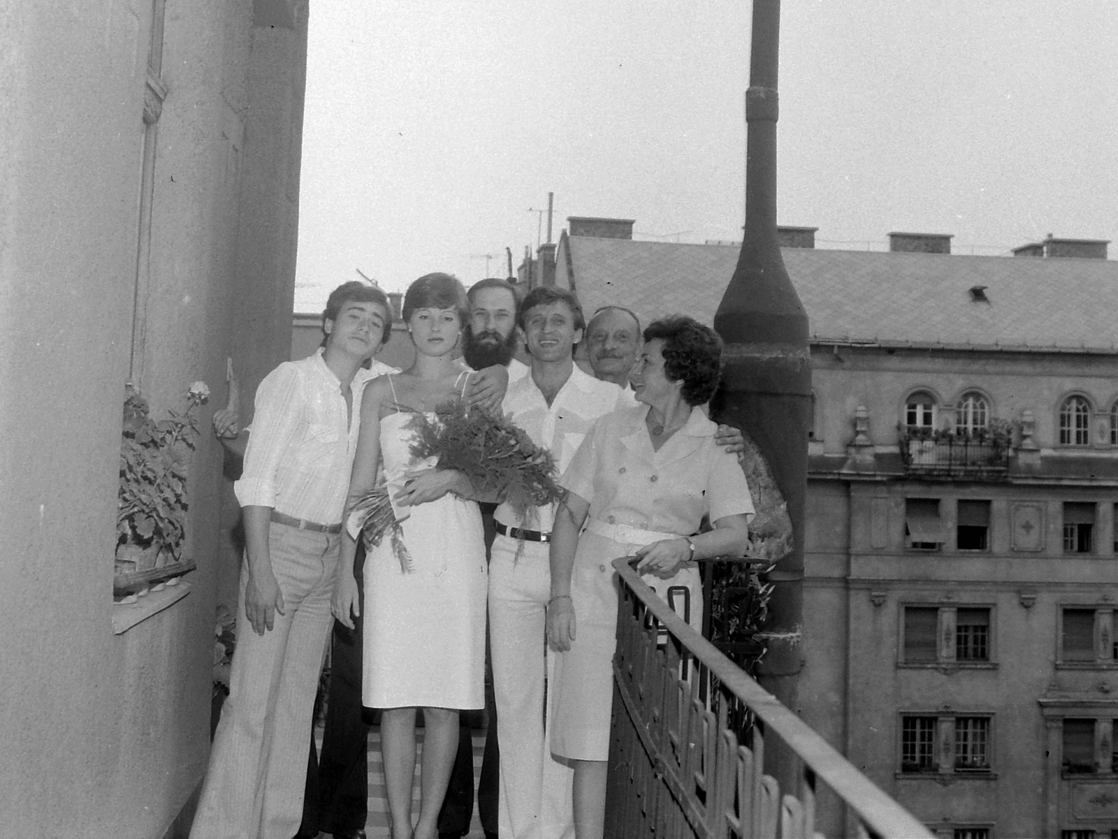 Hungary, Budapest IX., Kinizsi utca, háttérben a 22. számú ház., 1978, Fortepan, courtyard balcony, tableau, Budapest, Fortepan #21009
