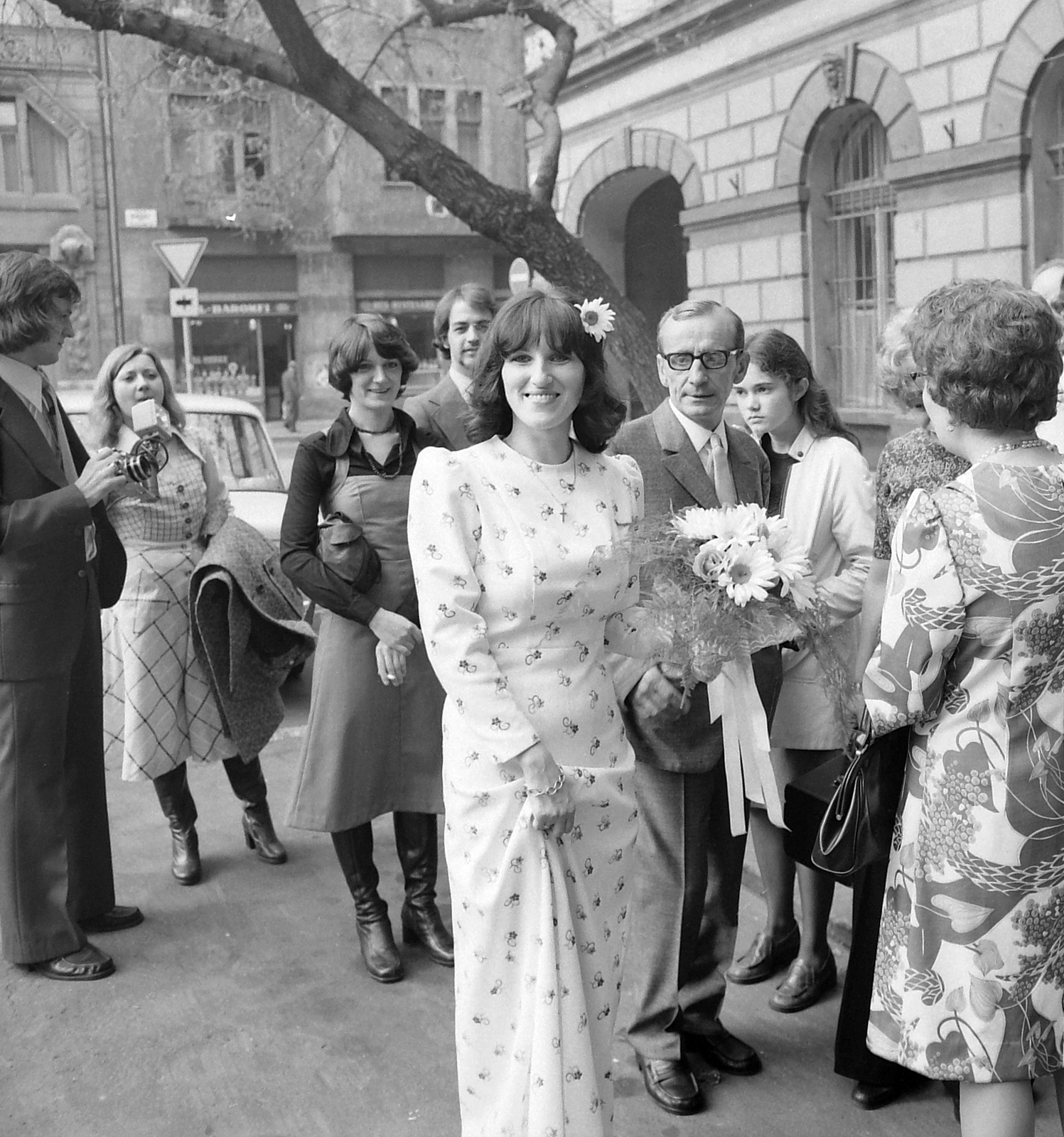Hungary, Budapest IX., Bakáts tér, háttérben a Ráday utca., 1979, Fortepan, wedding ceremony, tableau, Budapest, Fortepan #21020