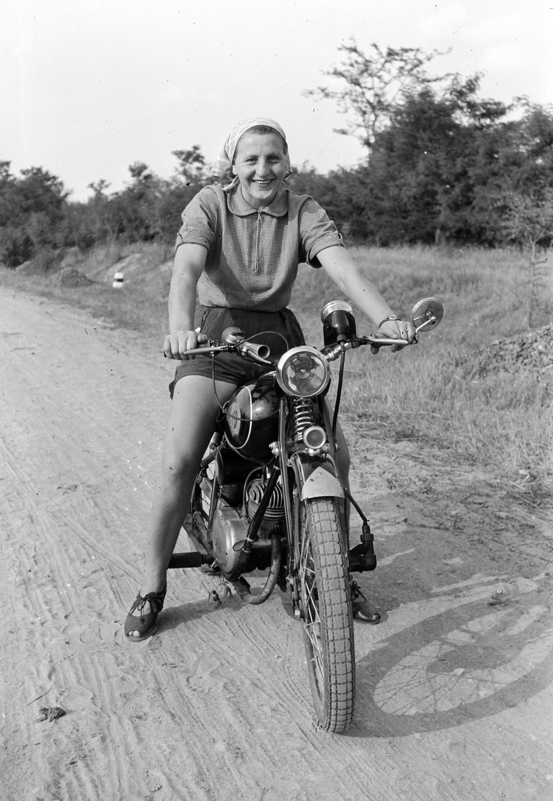 1953, Bernhardt Ágnes, girls'n'cars, motorcycle, untitled, Fortepan #210239