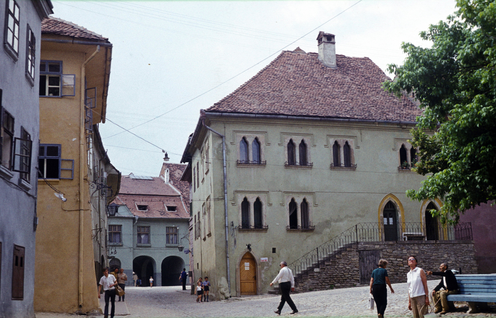 Romania,Transylvania, Sighişoara, Piața Cetății, szemben a Velencei ház (Mann ház)., 1970, Fürdőigazgatóság, Fortepan #210355