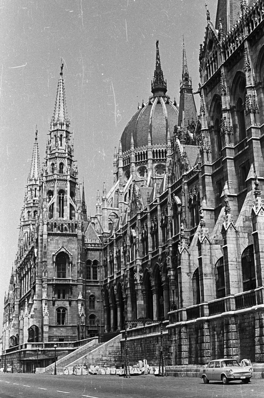 Hungary, Budapest V., pesti alsó rakpart a Parlament előtt., 1967, Herpay Gábor, Budapest, Fortepan #210483