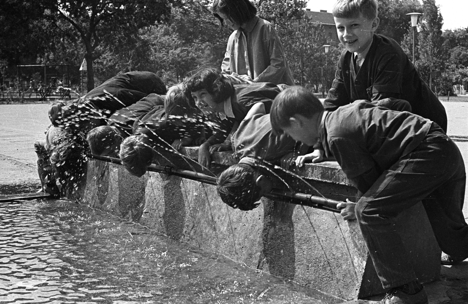 Hungary, Budapest VIII., II. János Pál pápa (Köztársaság) téri játszótér., 1964, Herpay Gábor, Budapest, Fortepan #210495